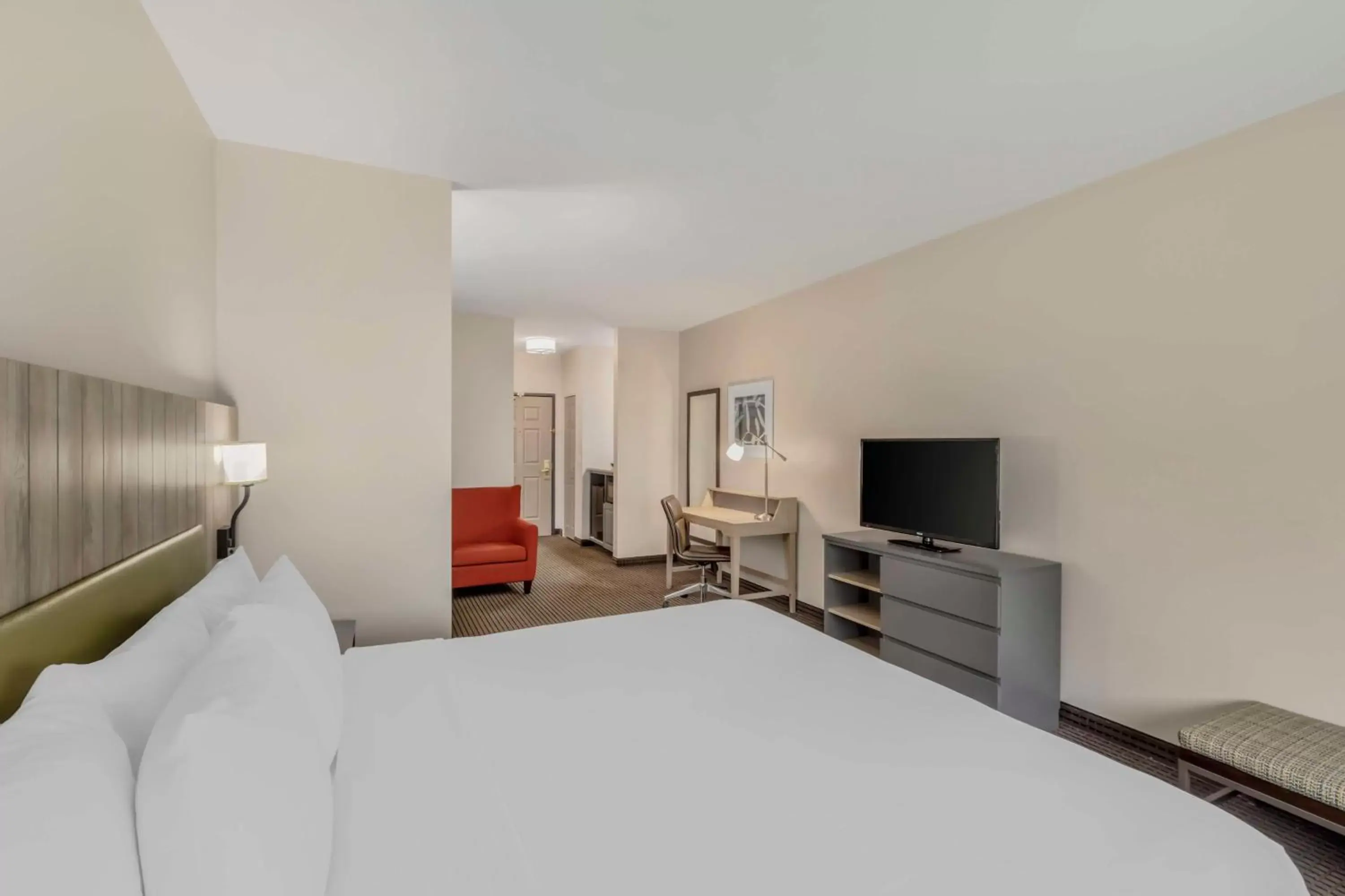 Bedroom, Bed in Country Inn & Suites by Radisson, Elk Grove Village/Itasca