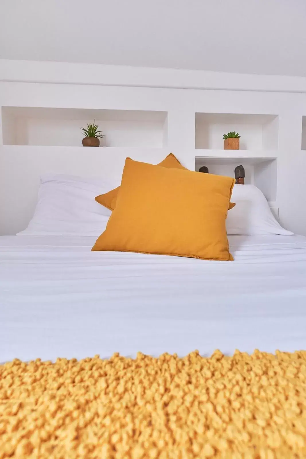 Photo of the whole room, Bed in BALCON BLANC - Auberge à Chicoutimi, Saguenay