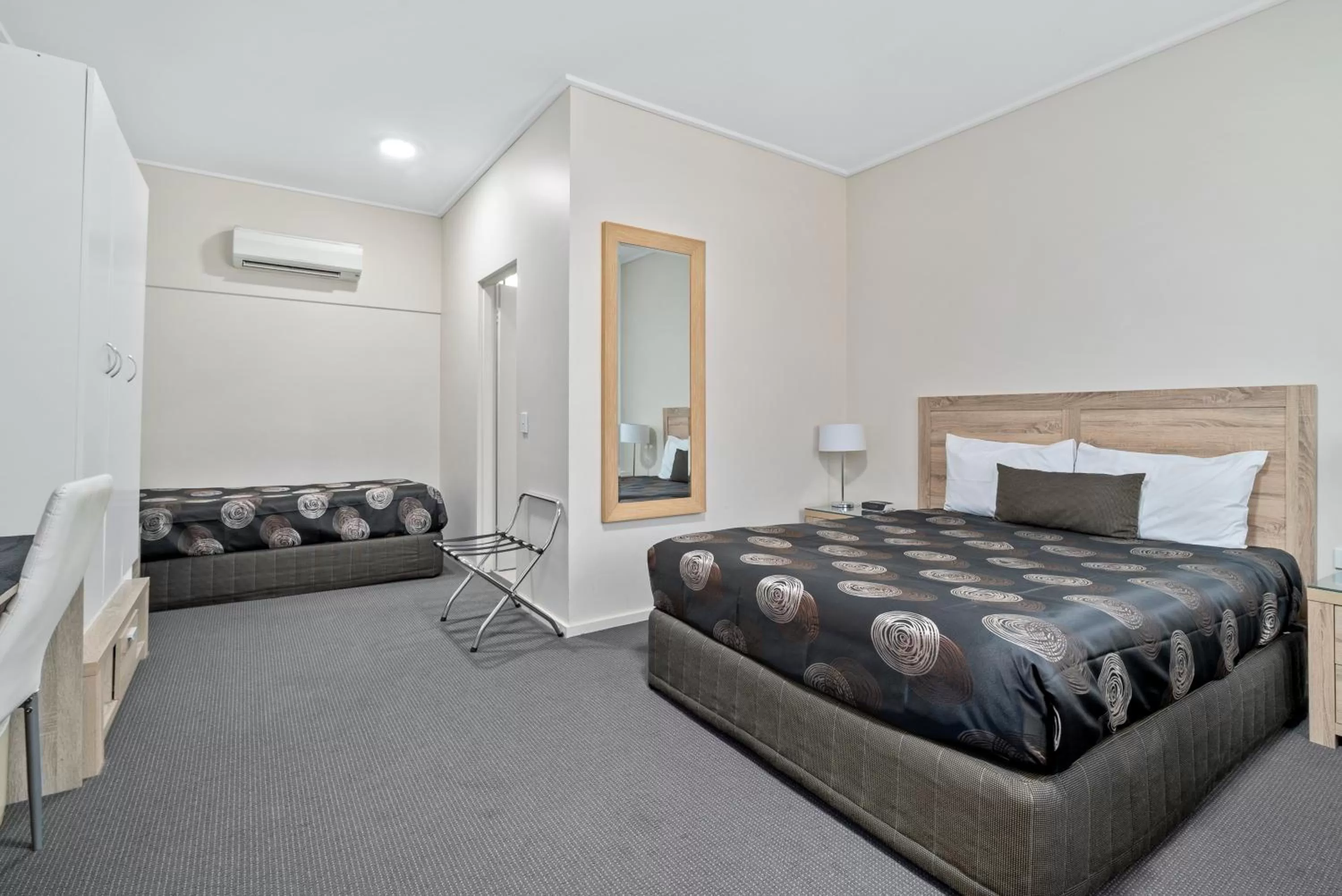 Bedroom, Bed in Sherbourne Terrace Hotel