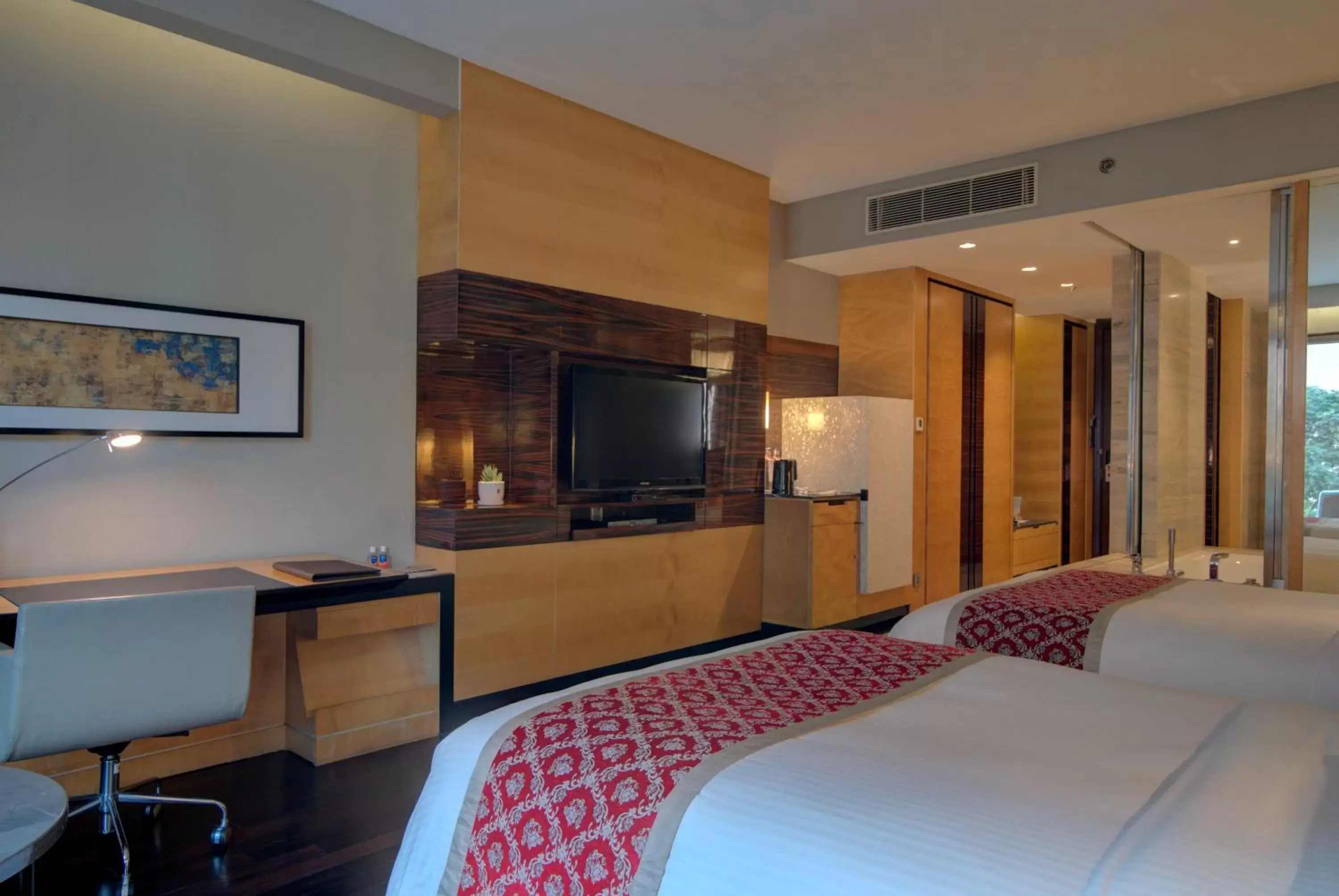 Bed in JW Marriott Hotel New Delhi Aerocity