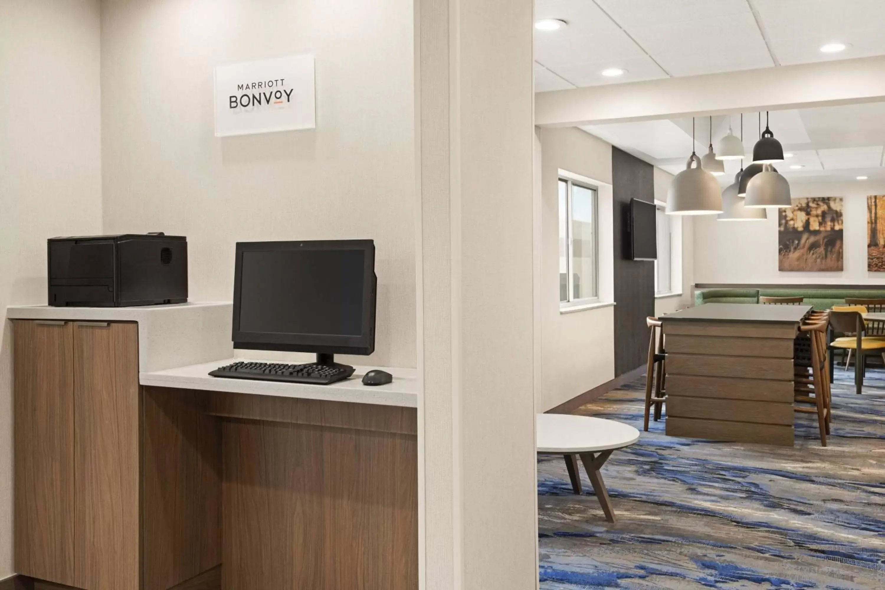 Business facilities, TV/Entertainment Center in Fairfield Inn by Marriott Warren Niles