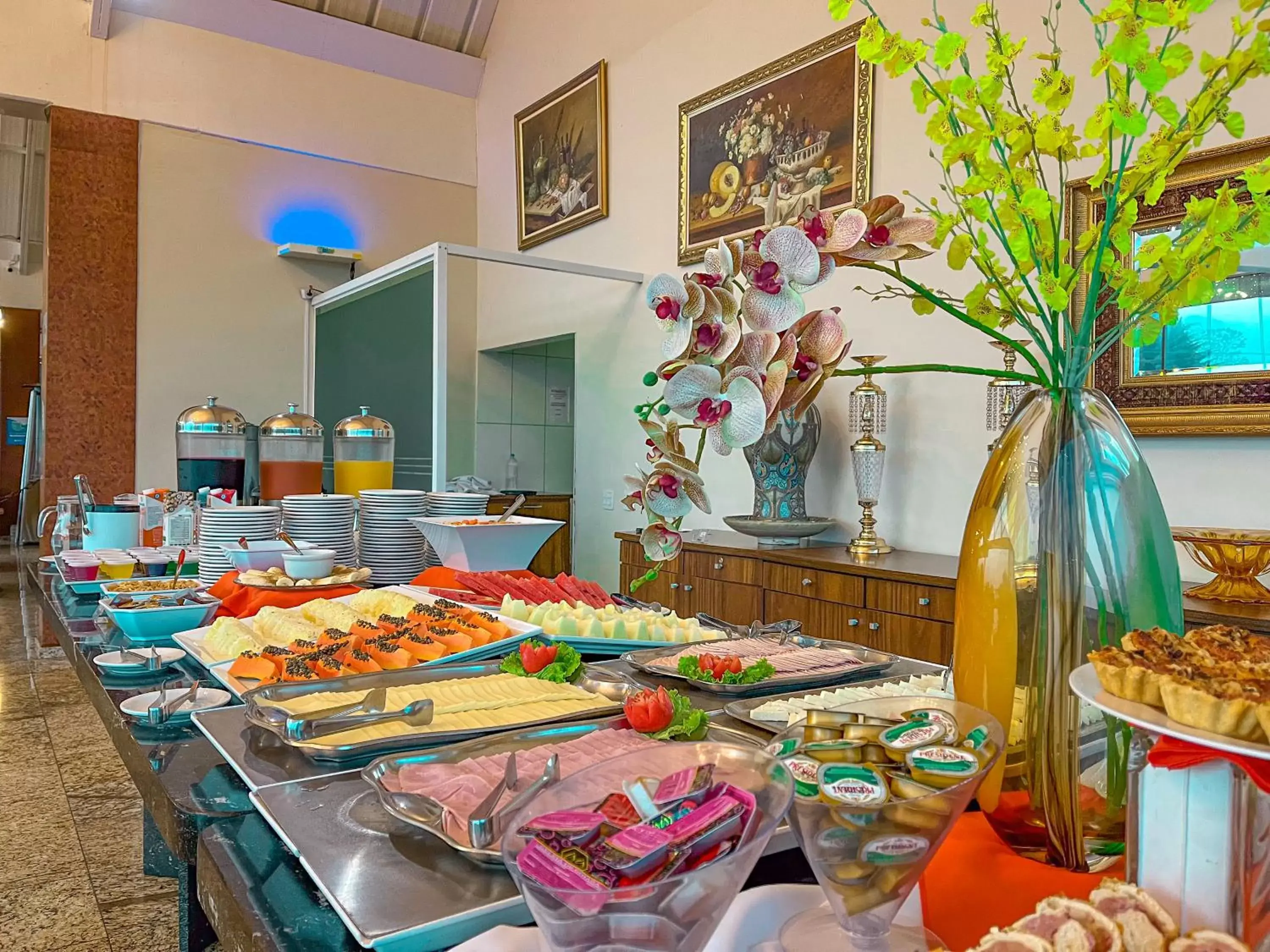 Restaurant/places to eat in Hotel Dan Inn Campos do Jordão Restaurant/places to eat in Hotel Dan Inn Campos do Jordão