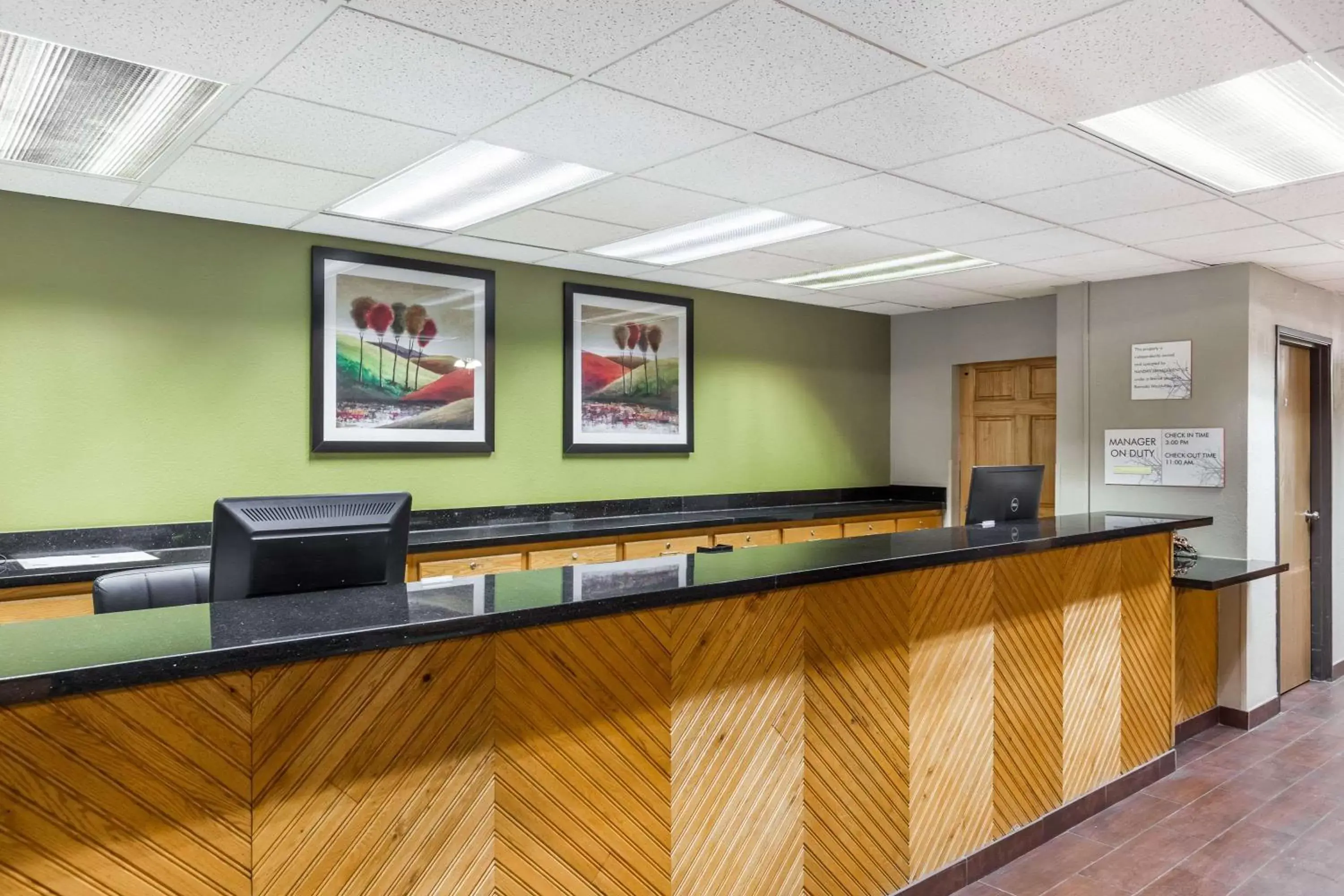 Lobby or reception, Lobby/Reception in Ramada by Wyndham Platte City KCI Airport