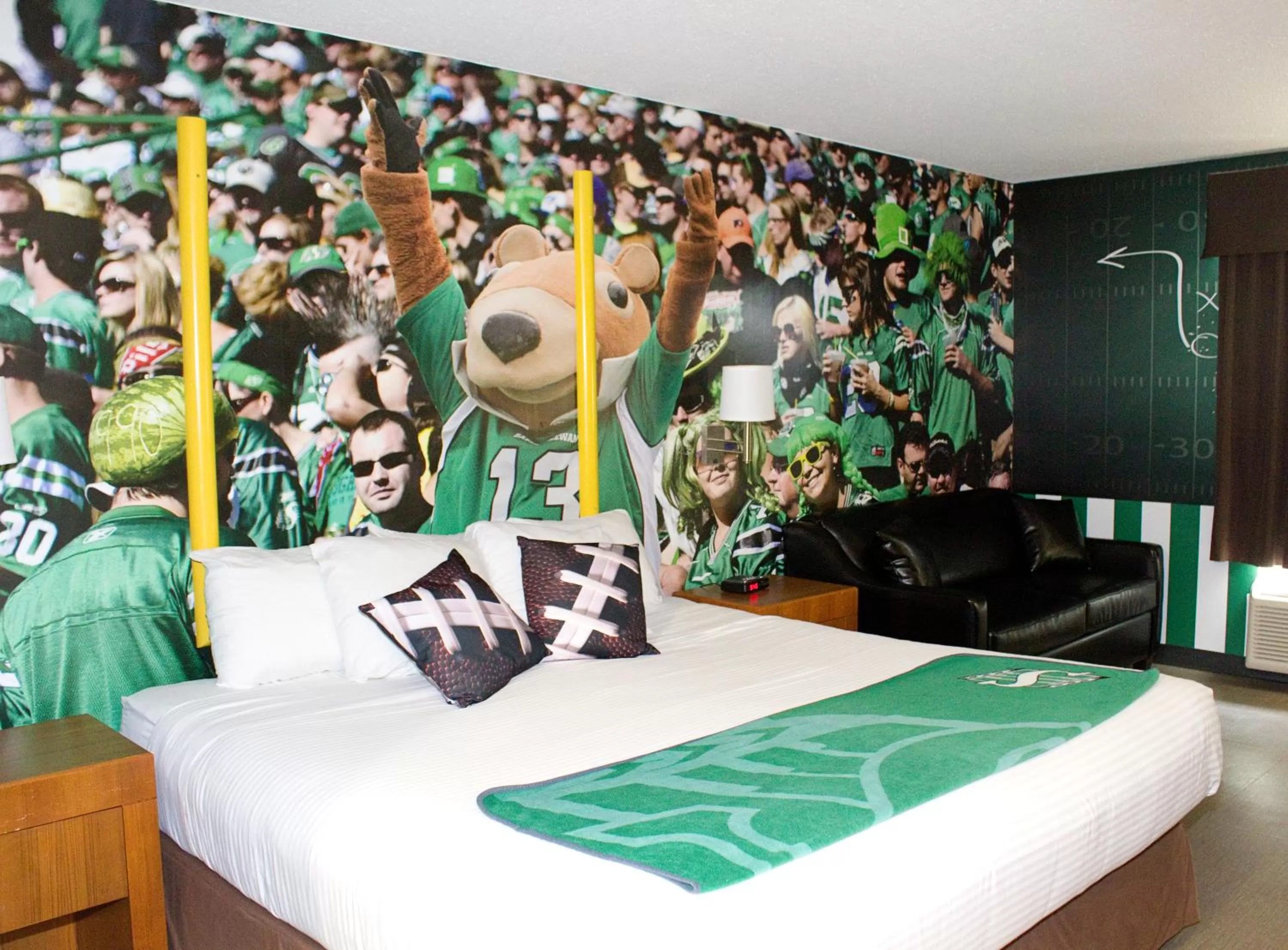 Seating area, Bed in Days Inn by Wyndham Regina