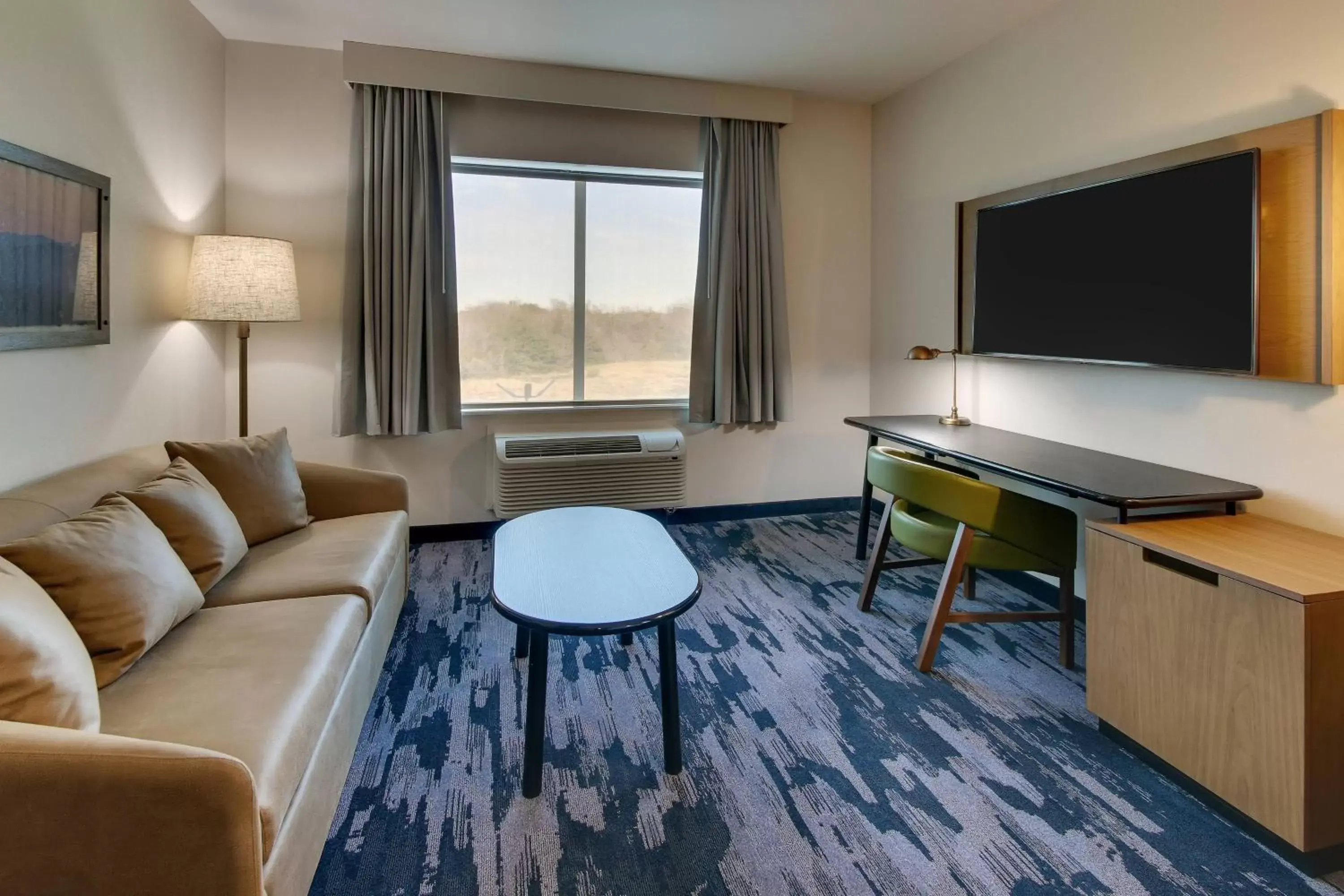 Photo of the whole room, Seating Area in Fairfield Inn and Suites by Marriott Houston Brookhollow