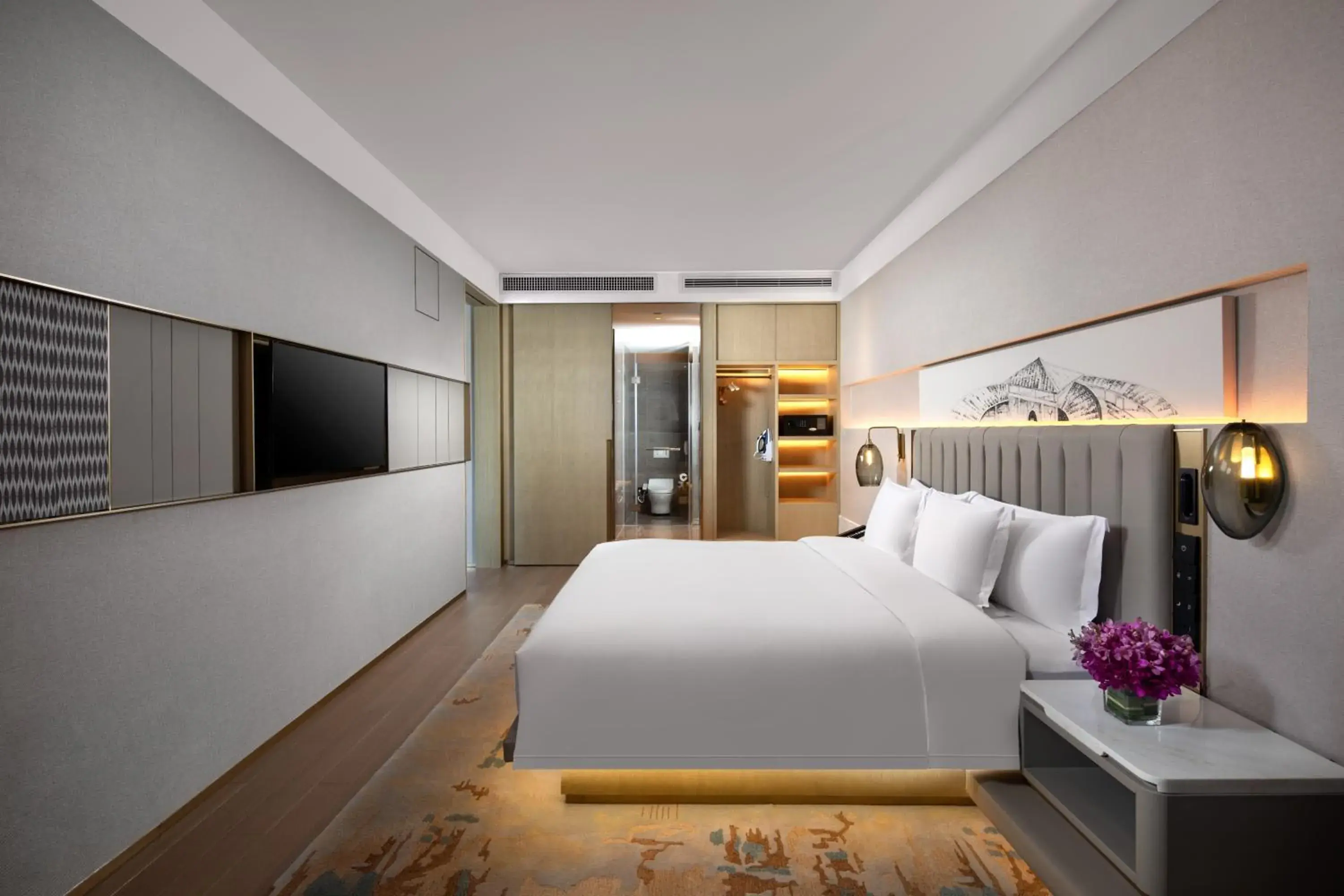 TV and multimedia, Bed in Crowne Plaza Fuzhou South by IHG TV and multimedia, Bed in Crowne Plaza Fuzhou South by IHG