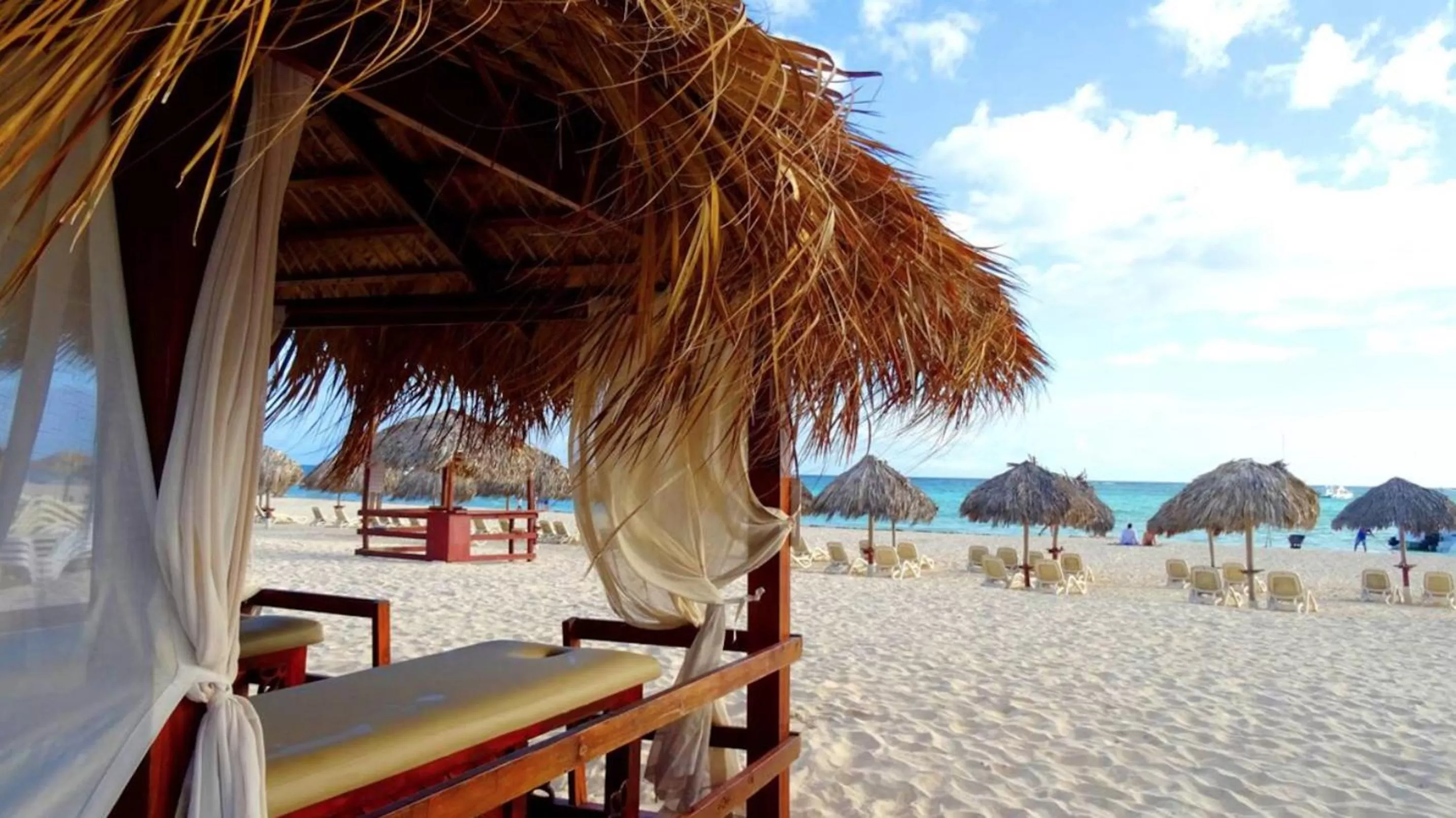 Beach in SOL CARIBE SUITES - PLAYA LOS CORALES - beach club, wifi, swimming pool