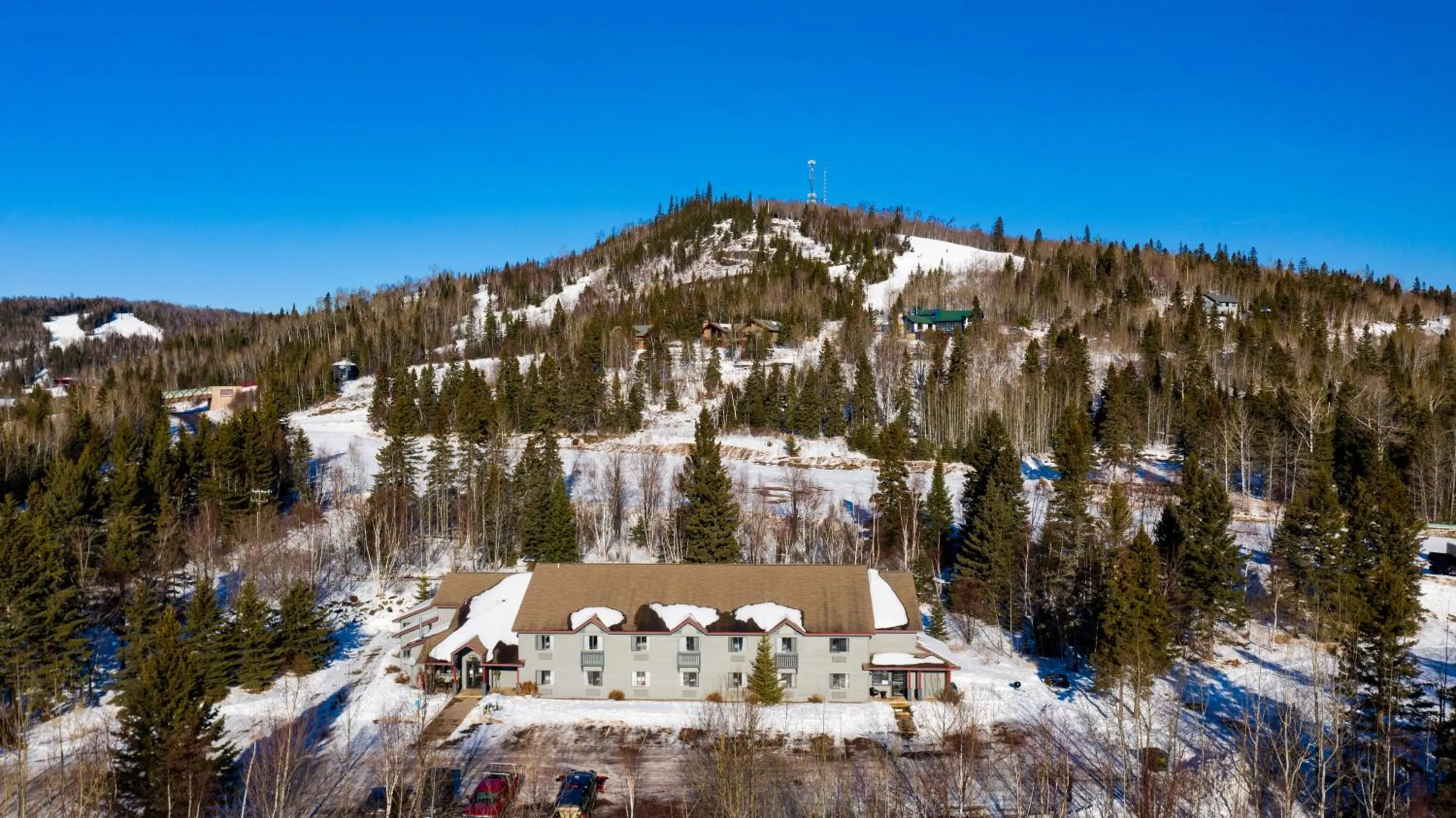 Property building in Mountain Inn at Lutsen