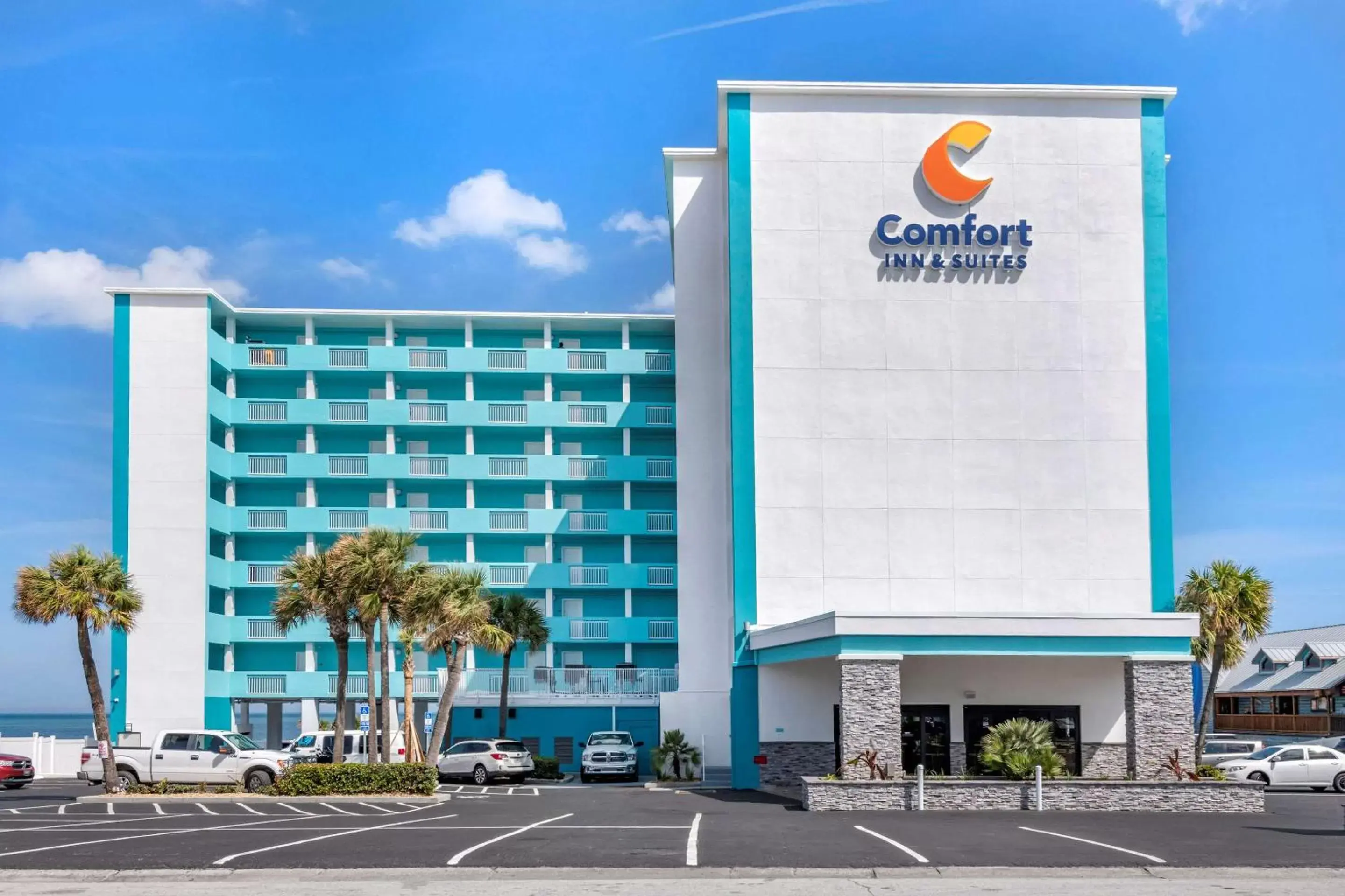 Property Building in Comfort Inn & Suites Daytona Beach Oceanfront