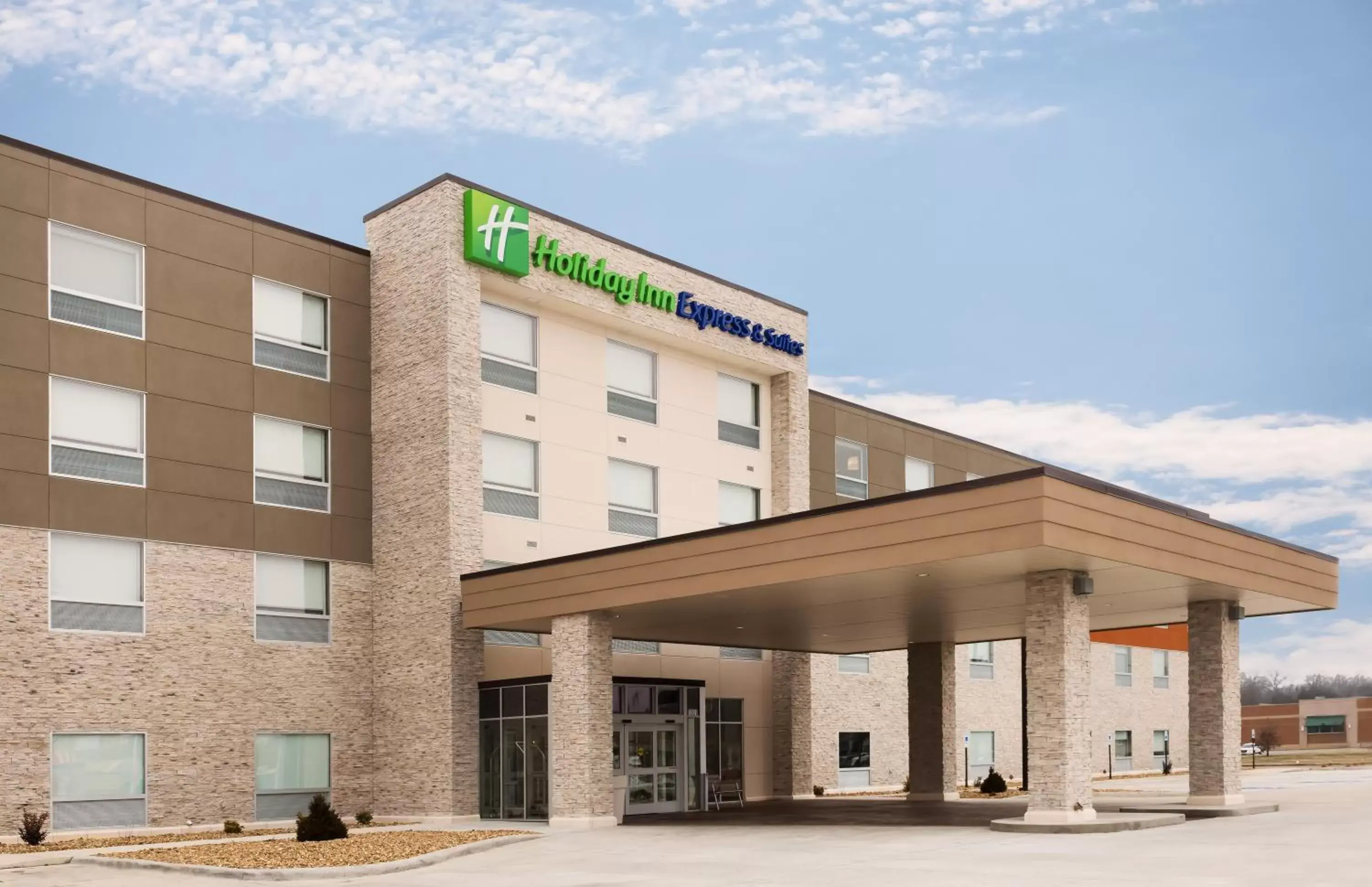 Property Building in Holiday Inn Express & Suites West Plains Southwest, an IHG Hotel