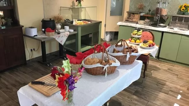 Breakfast in Corso, Zimmer & Cafe, Hotel Garni