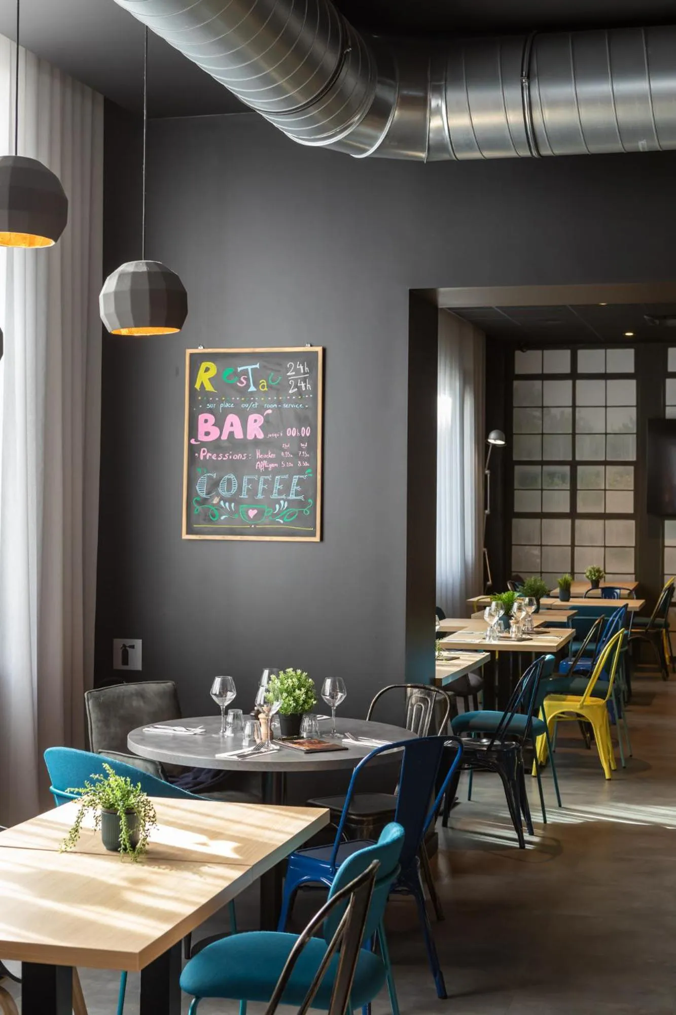 Restaurant/places to eat in Campanile Caen Centre Gare