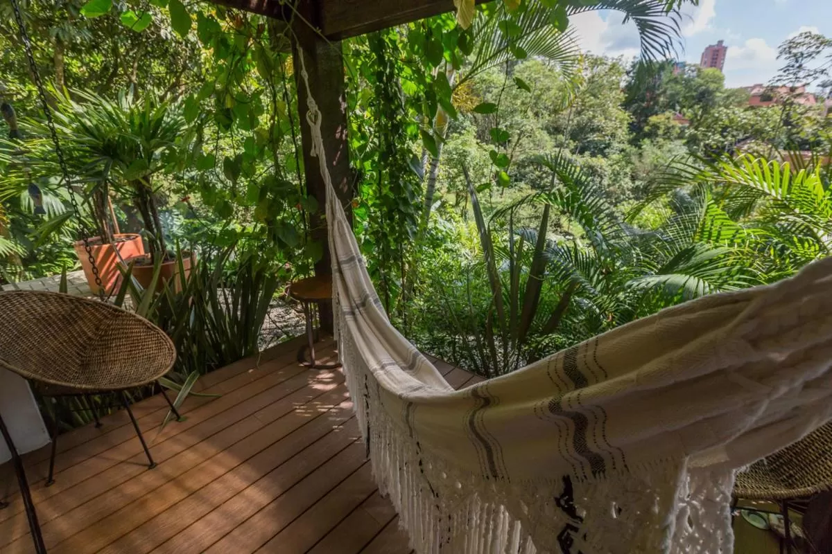 Decorative detail in Patio del Mundo