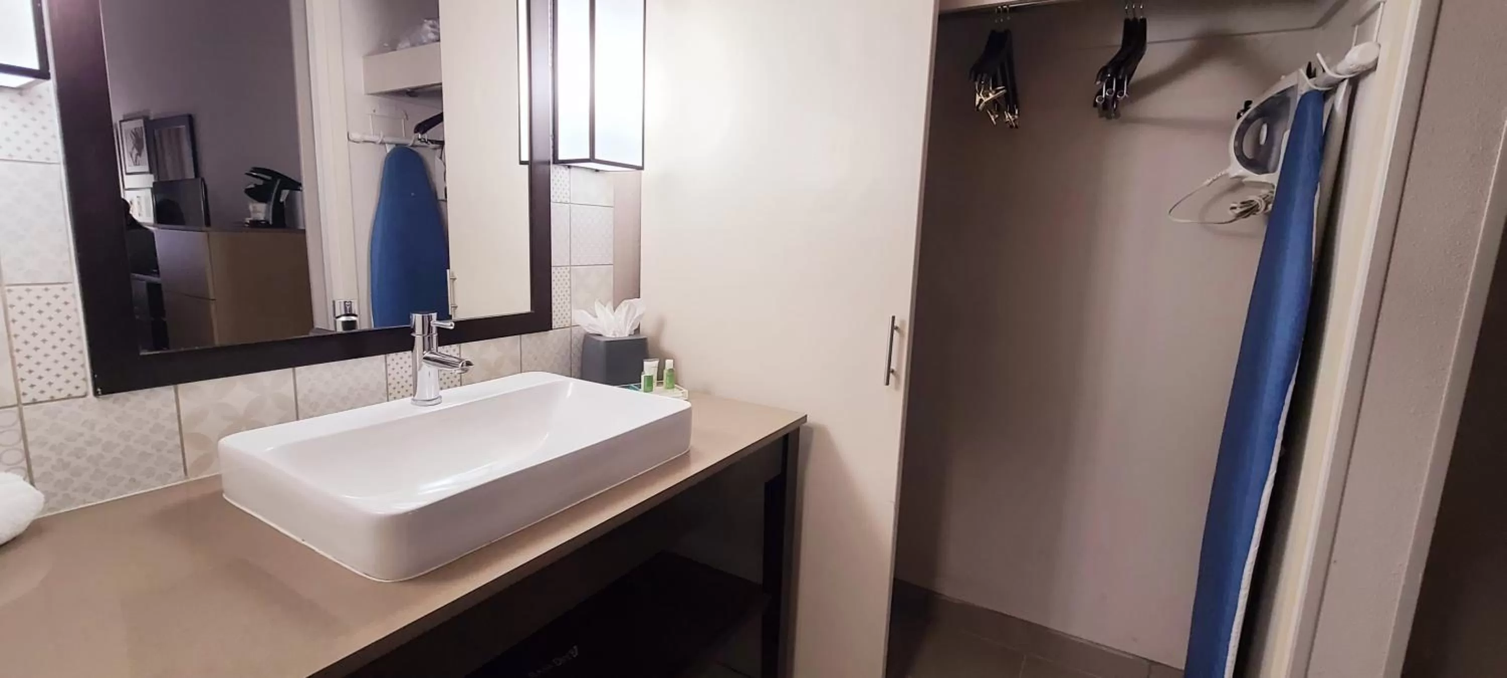 Double Room - Mobility Access with Roll-in Shower in Holiday Inn El Paso West – Sunland Park by IHG