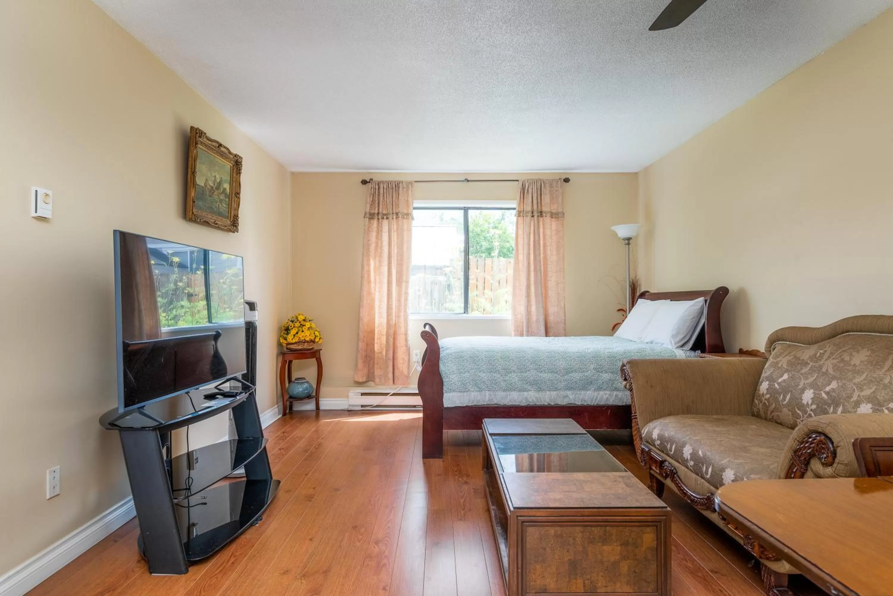 Bedroom in Croft Inn Motel