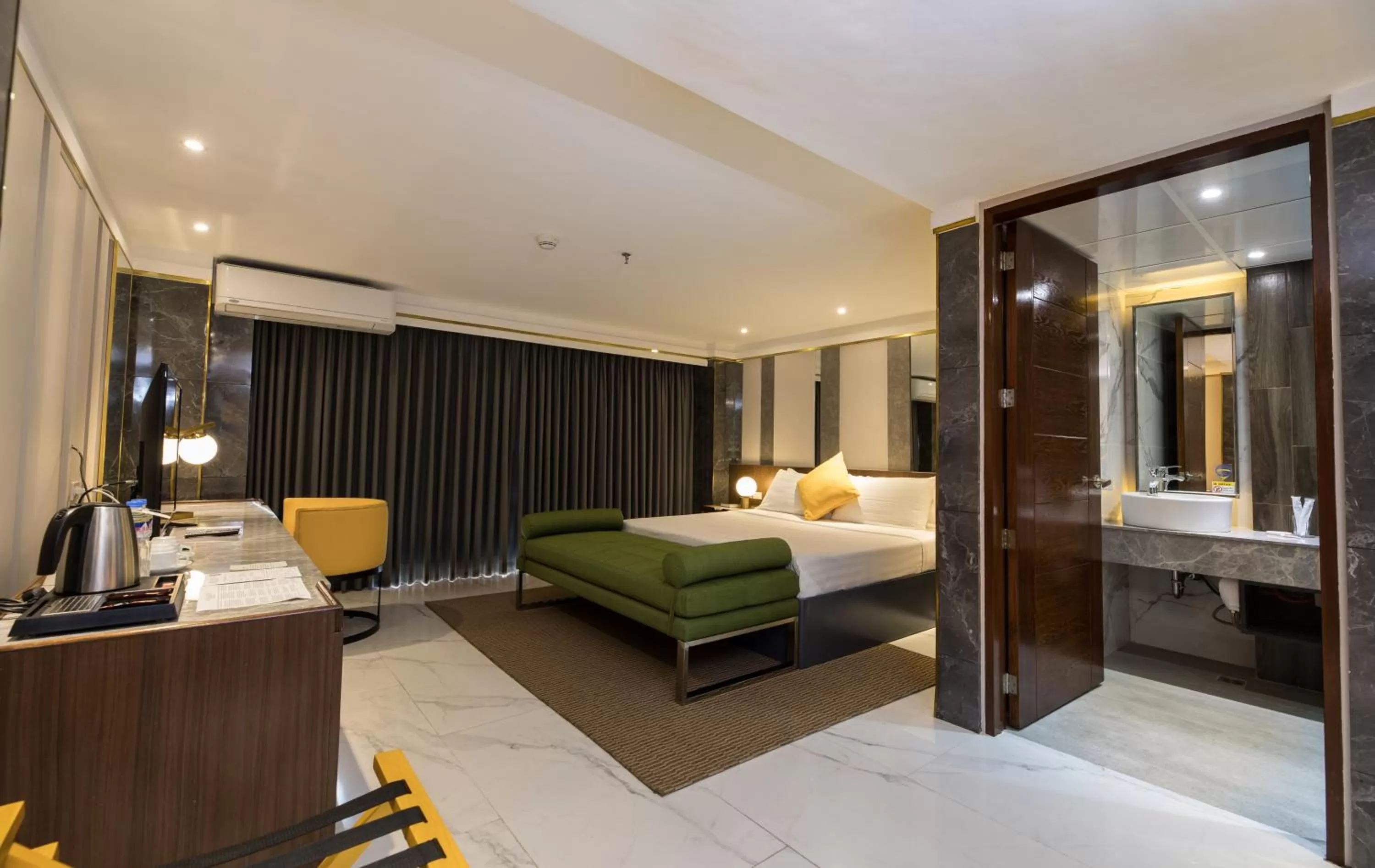 Bed in Star Plaza Hotel