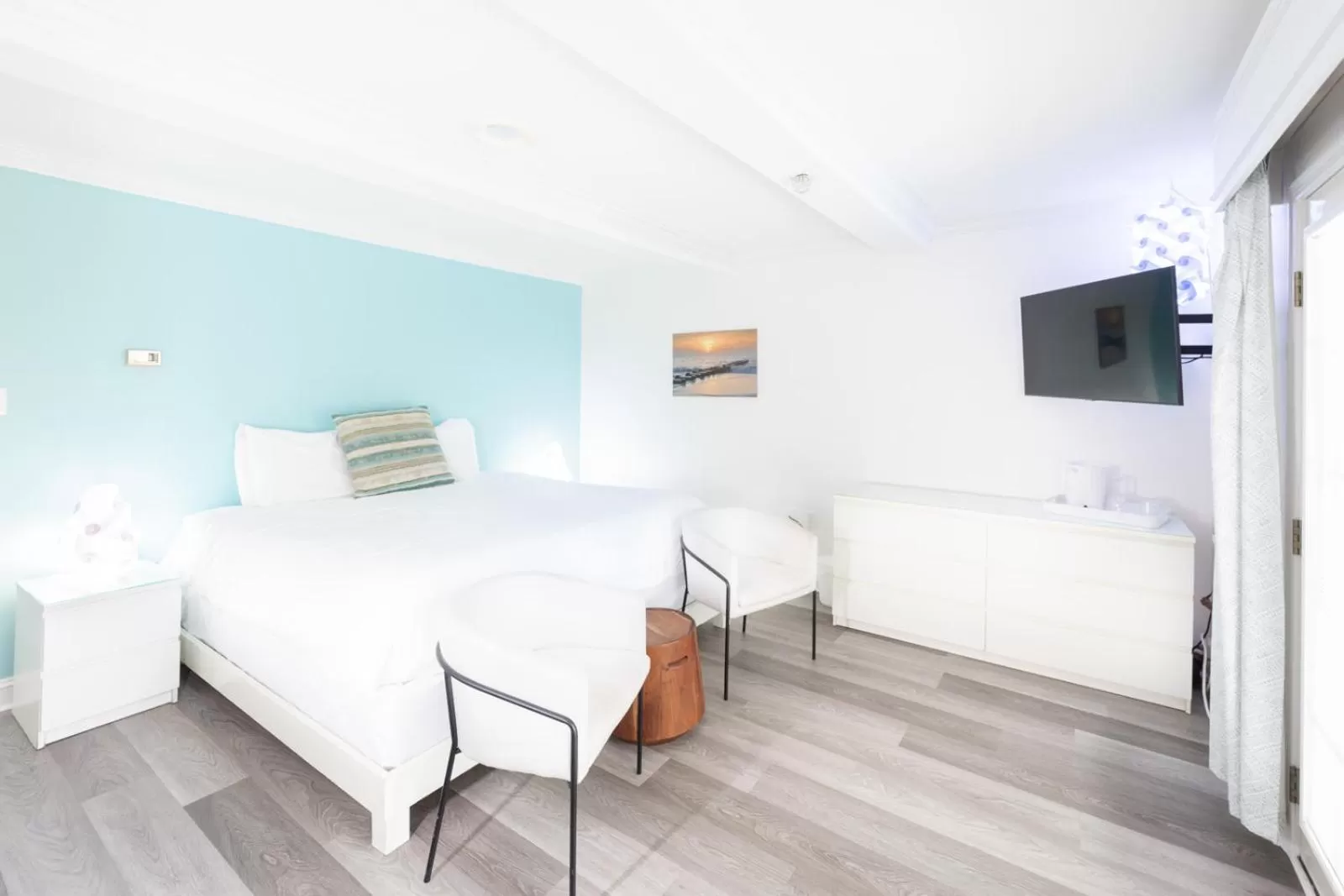 Bed in Canalside Inn