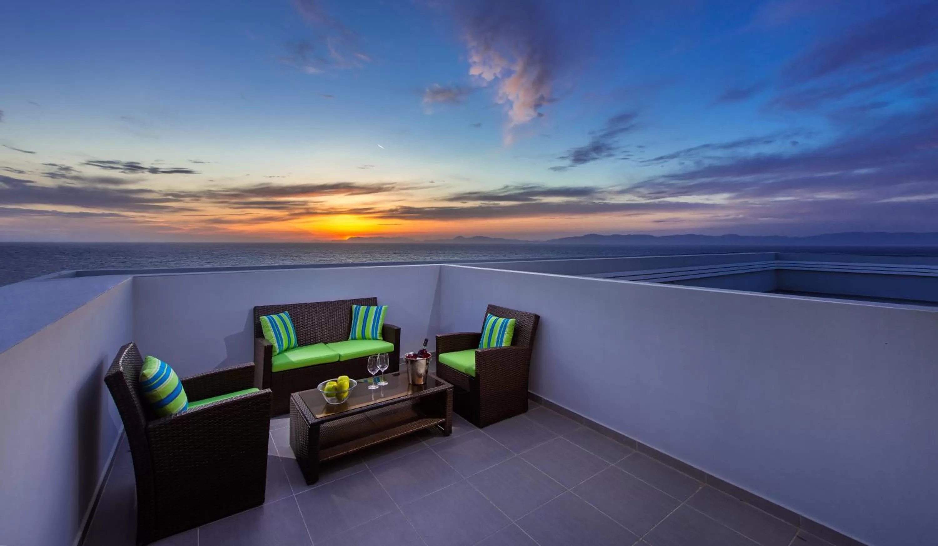Balcony/Terrace in Semiramis City Hotel