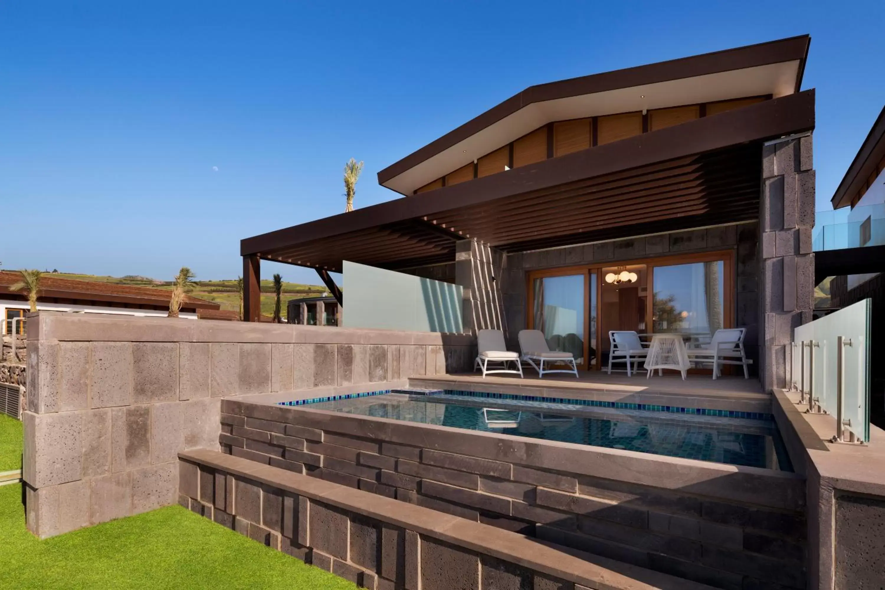 Photo of the whole room, Swimming Pool in The Setai Sea Of Galilee