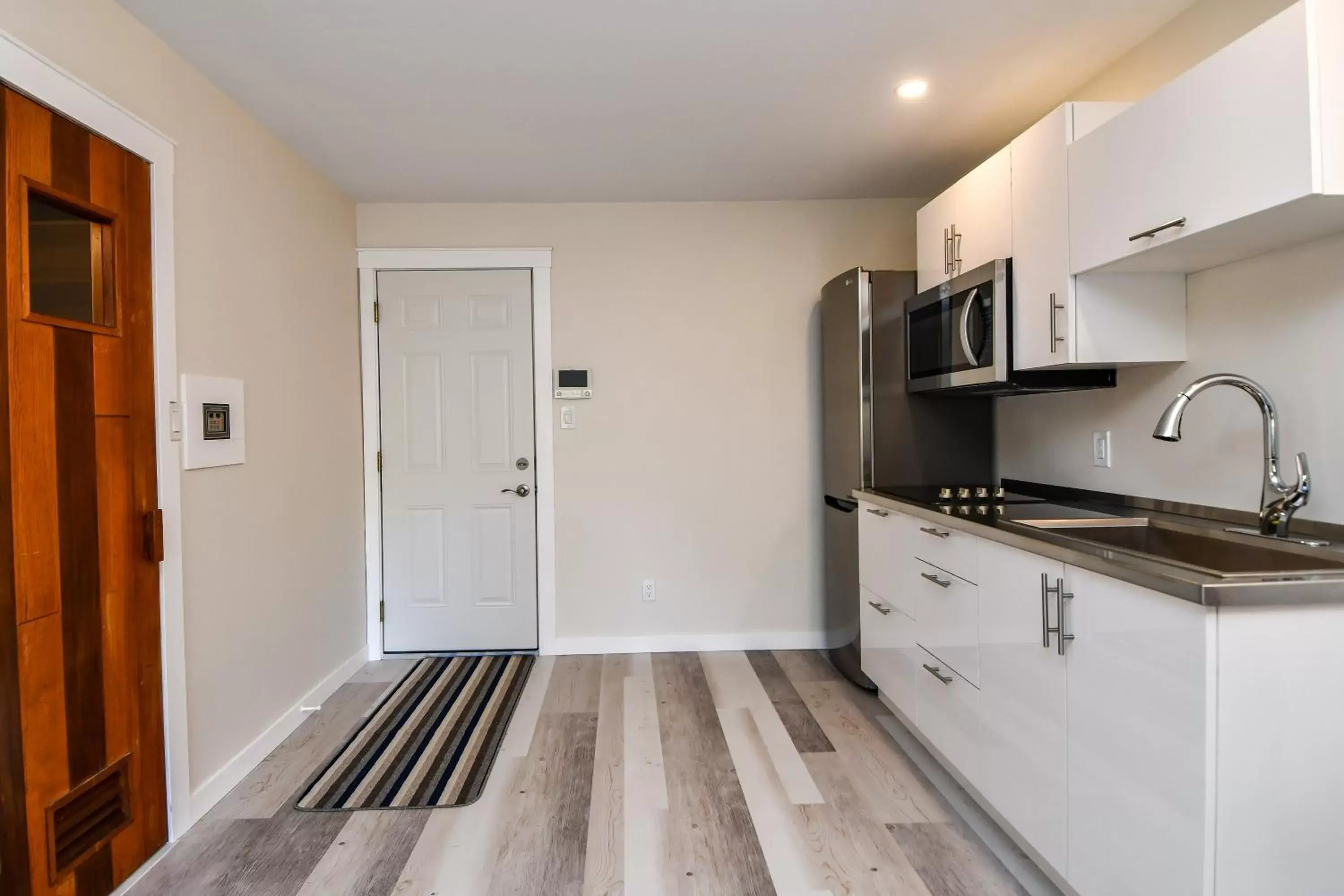 Kitchen/Kitchenette in Chateau Riverside