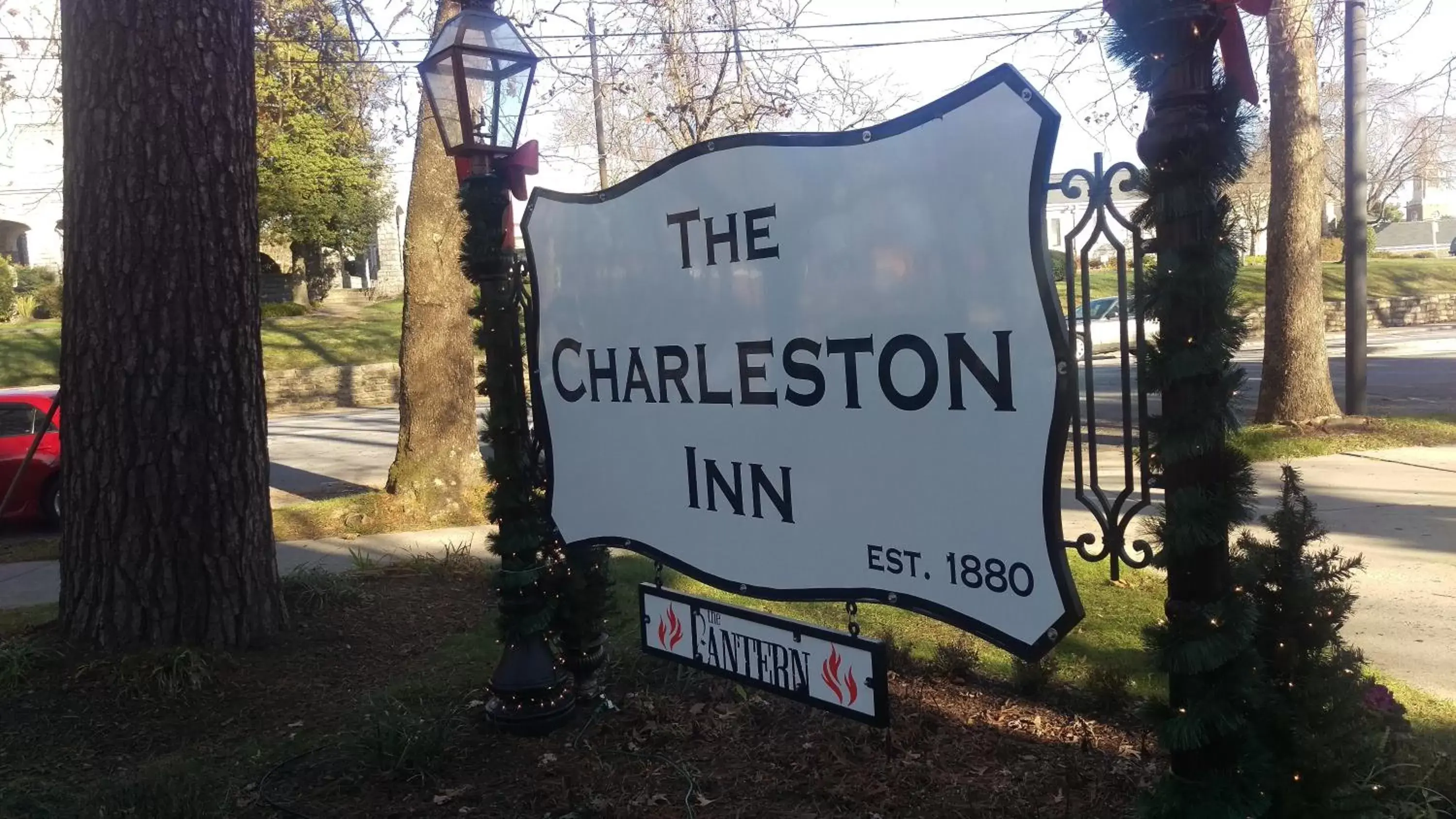 Restaurant/places to eat, Property Logo/Sign in The Charleston Inn