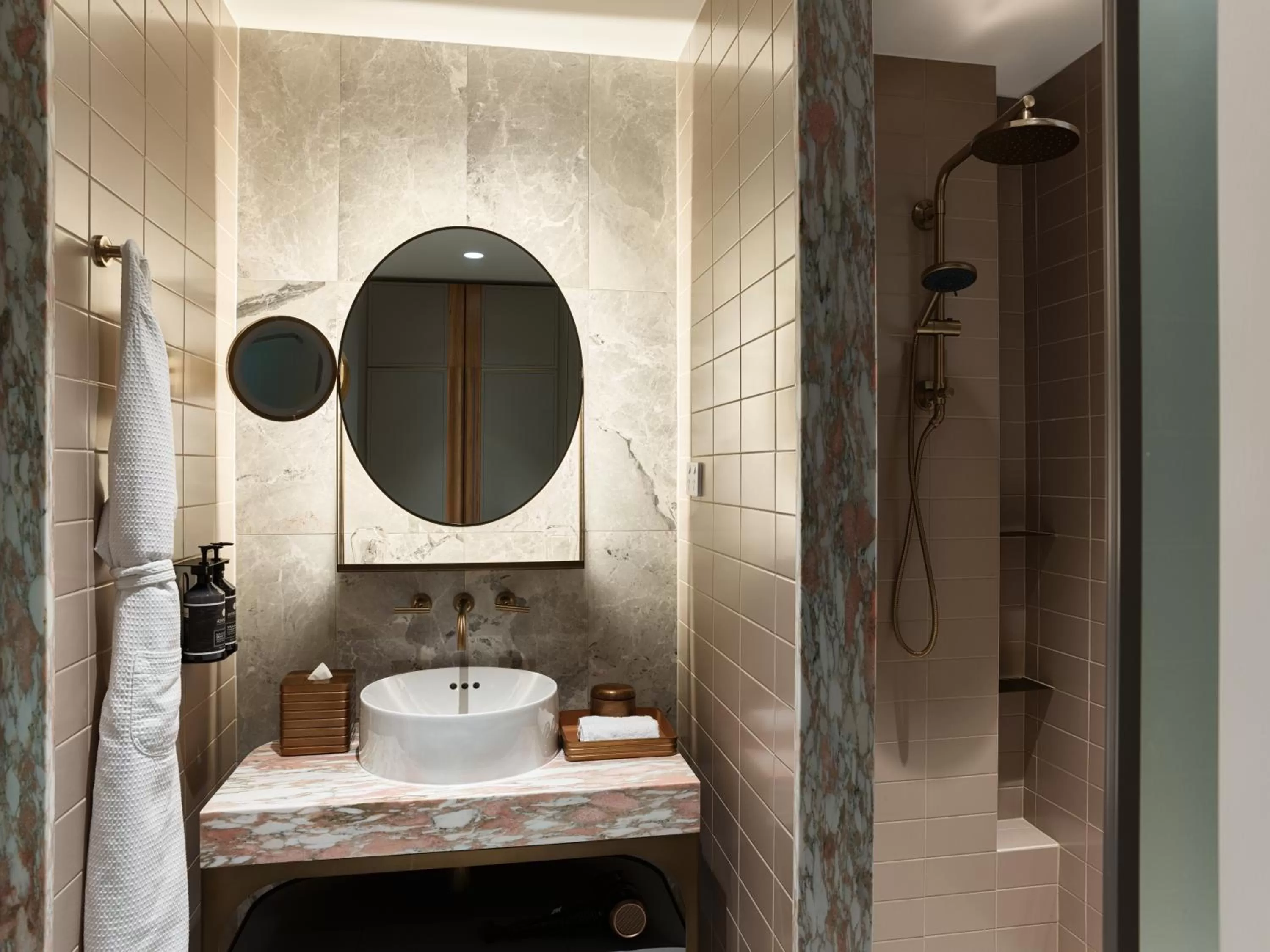 Shower in The Porter House Hotel Sydney - MGallery