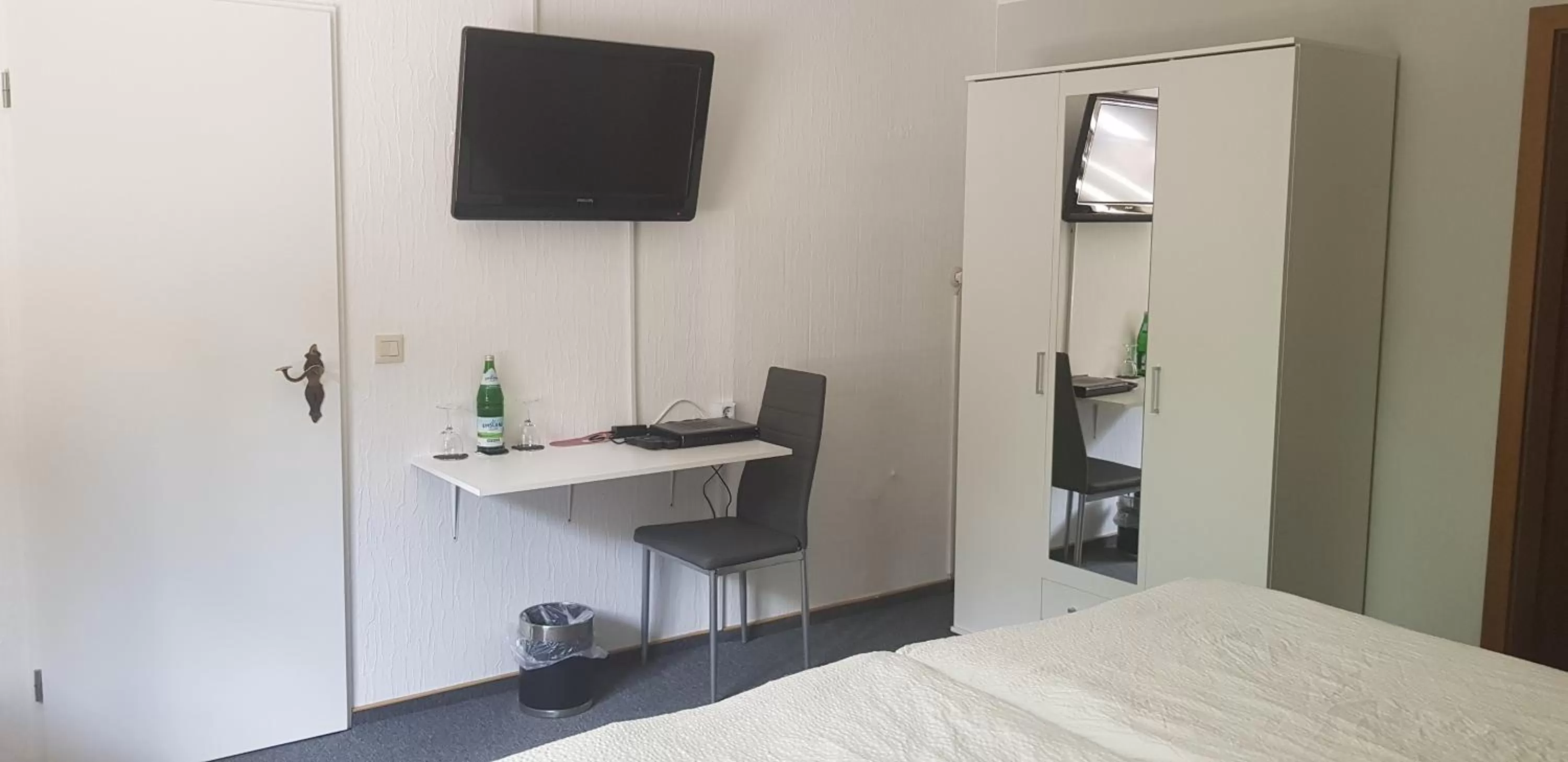 Bed in Hotel Haus Hubertus