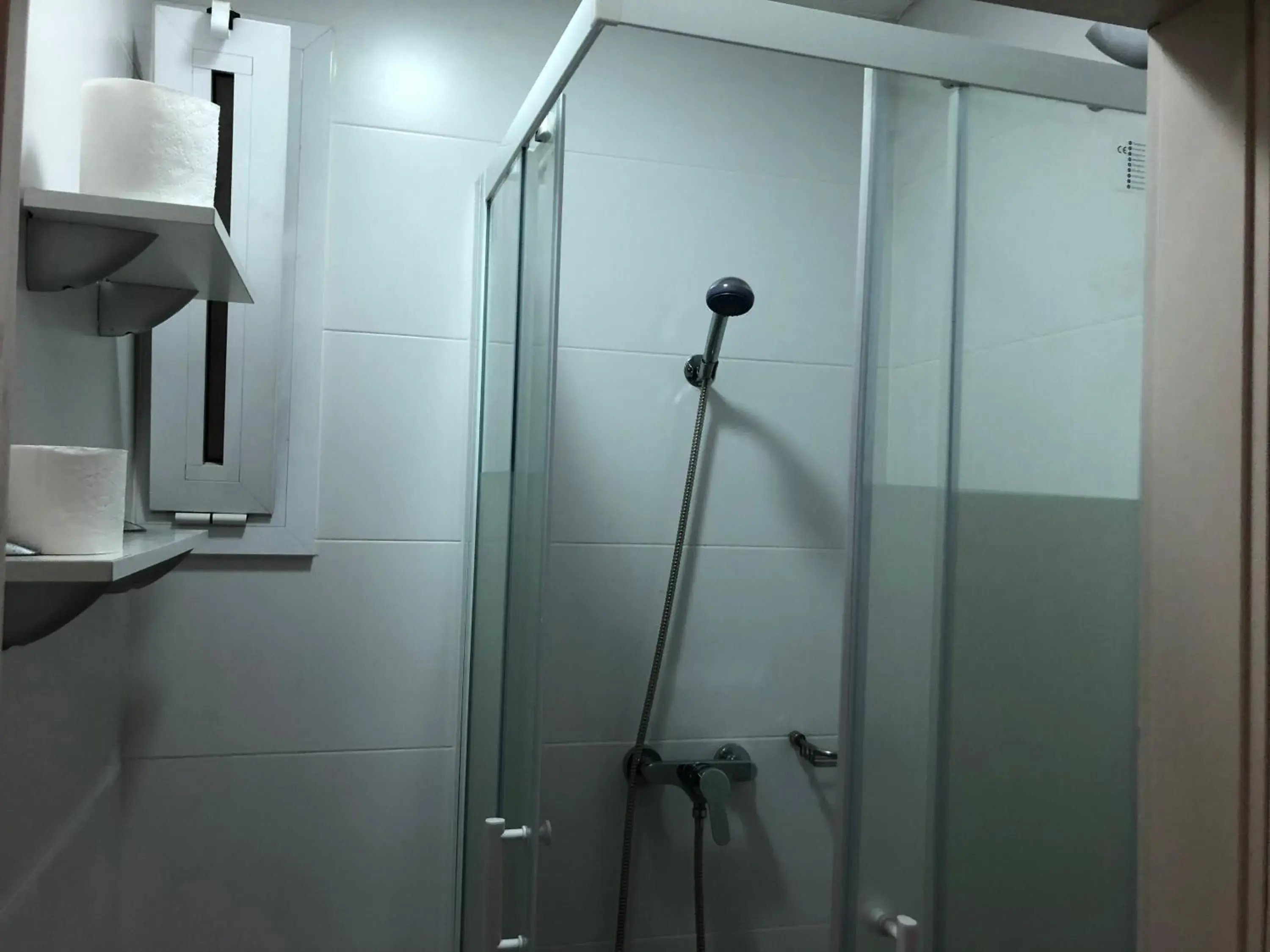 Shower, Bathroom in Hostalin Barcelona Diputacion
