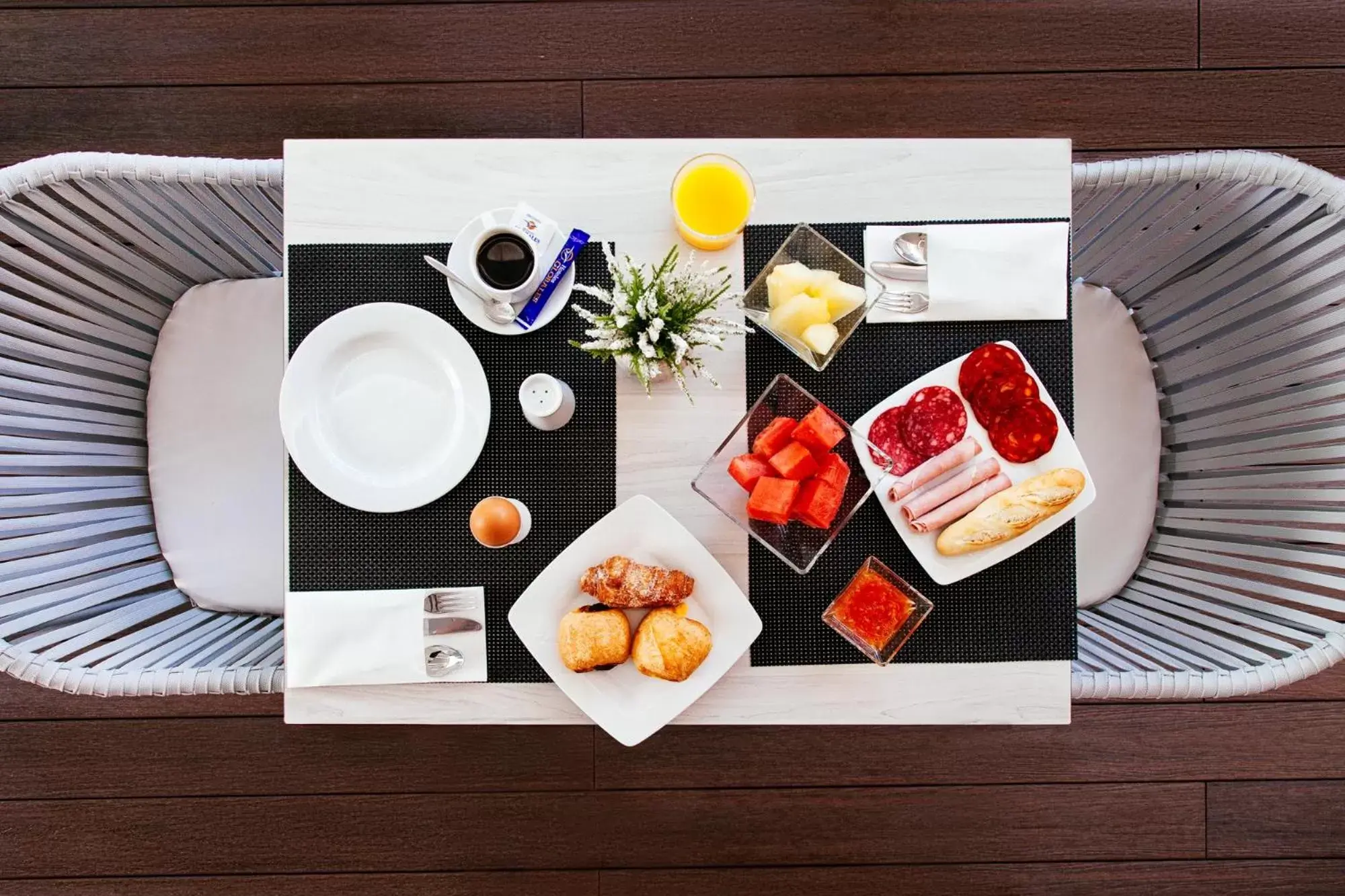 Food and drinks in Globales Acis y Galatea Food and drinks in Globales Acis y Galatea