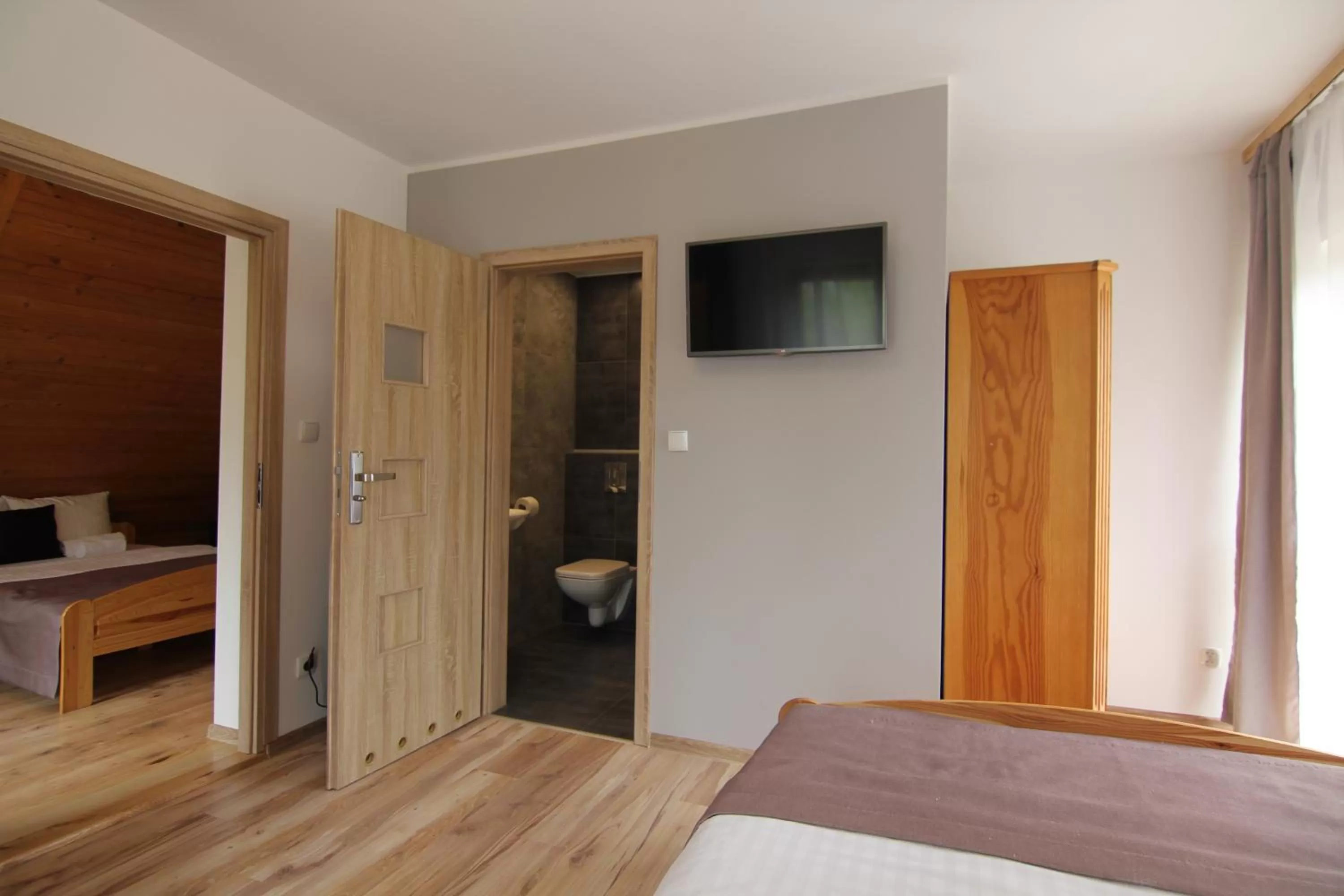 TV and multimedia, TV/Entertainment Center in POKOJE GOŚCINNE WILCZNIK 12