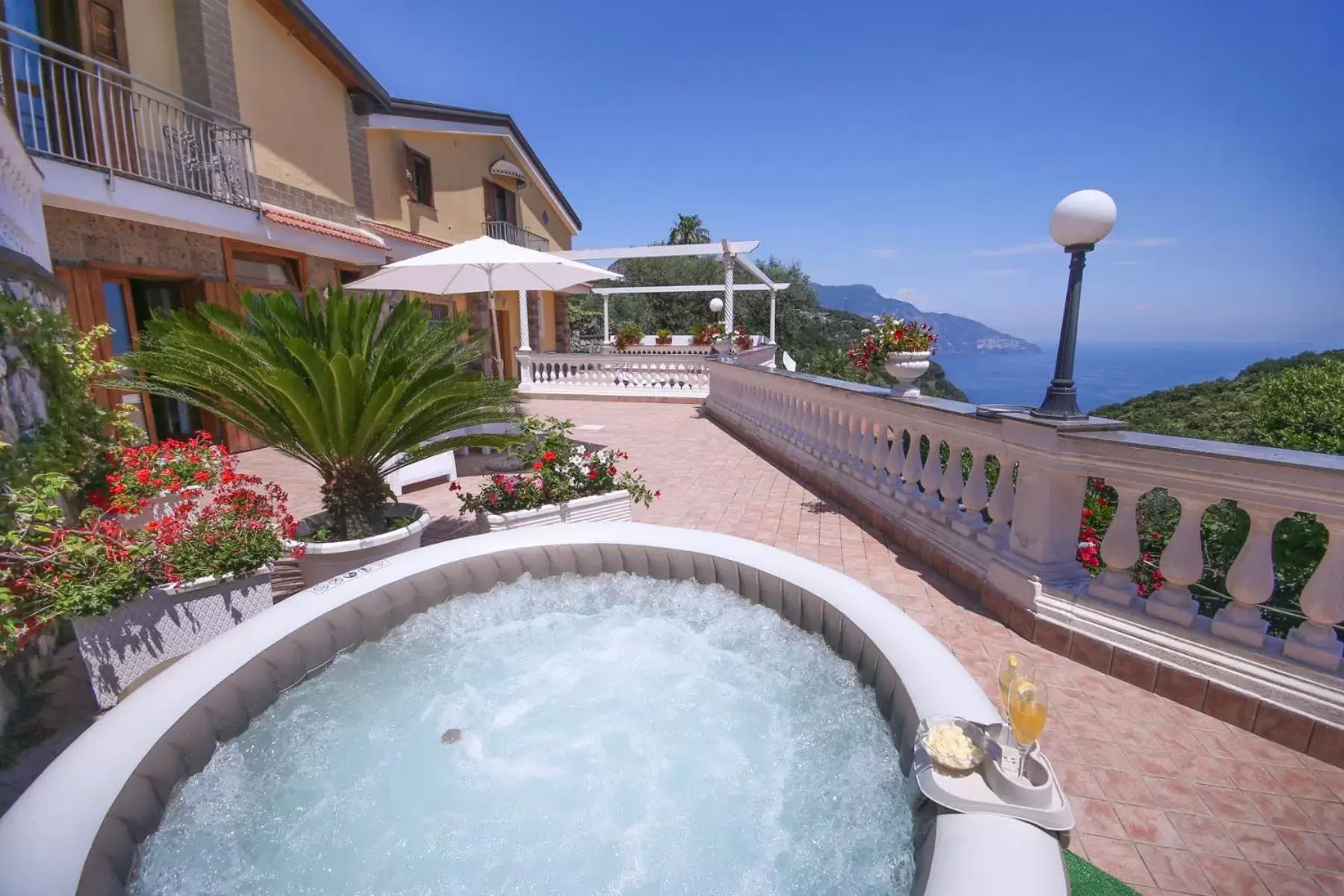 Pool view, Swimming Pool in Villa Costanza sorrento B&b