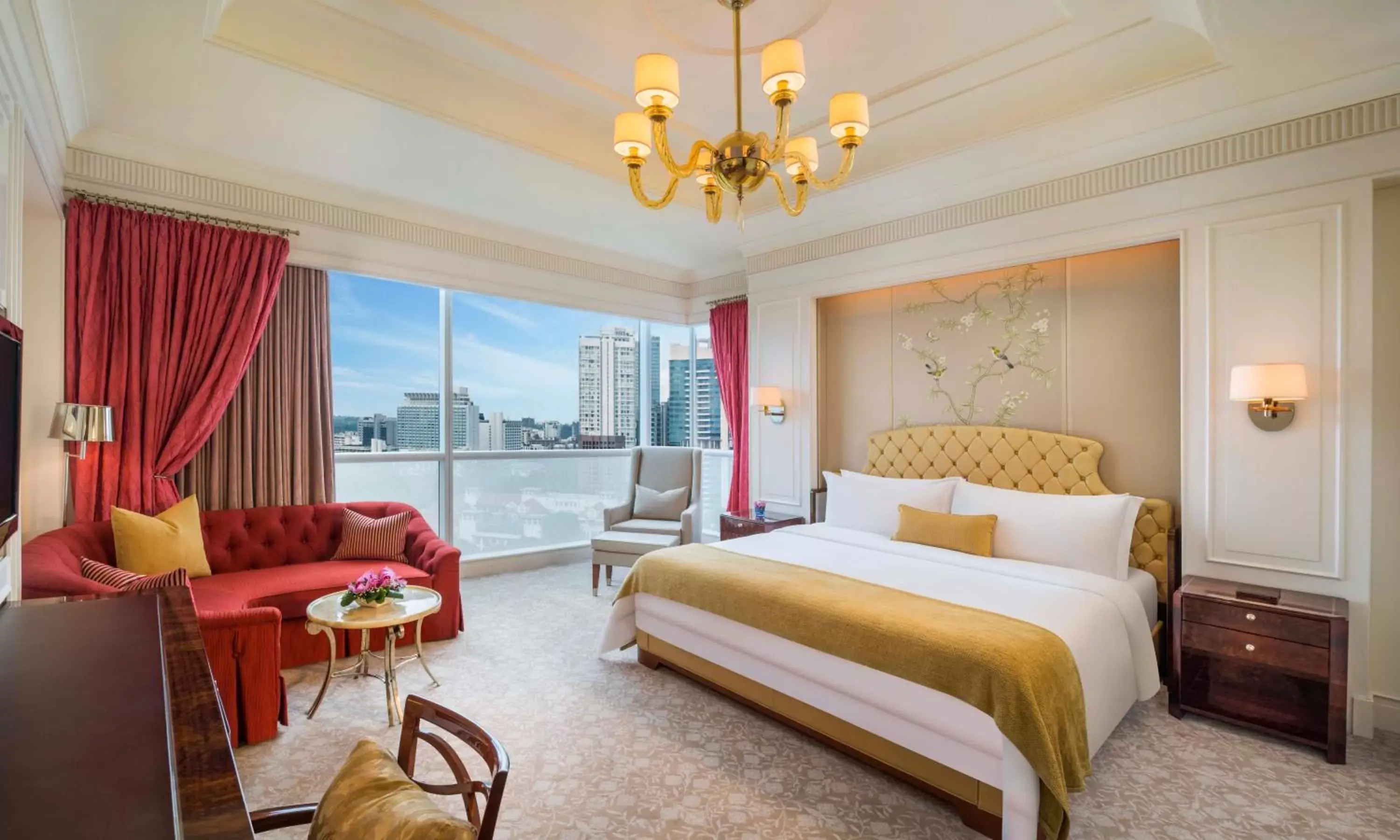 Photo of the whole room, Room Photo in The St Regis Singapore
