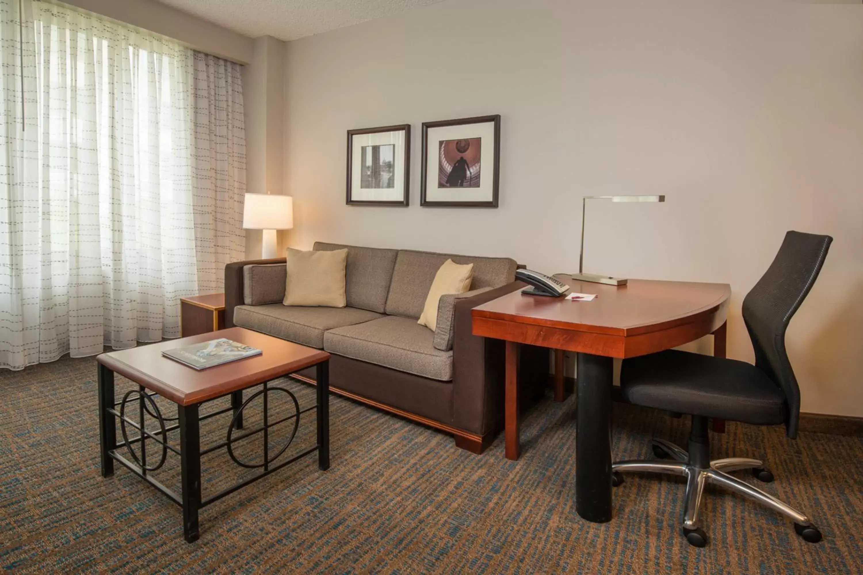 Living room, Seating Area in Residence Inn Bethesda Downtown
