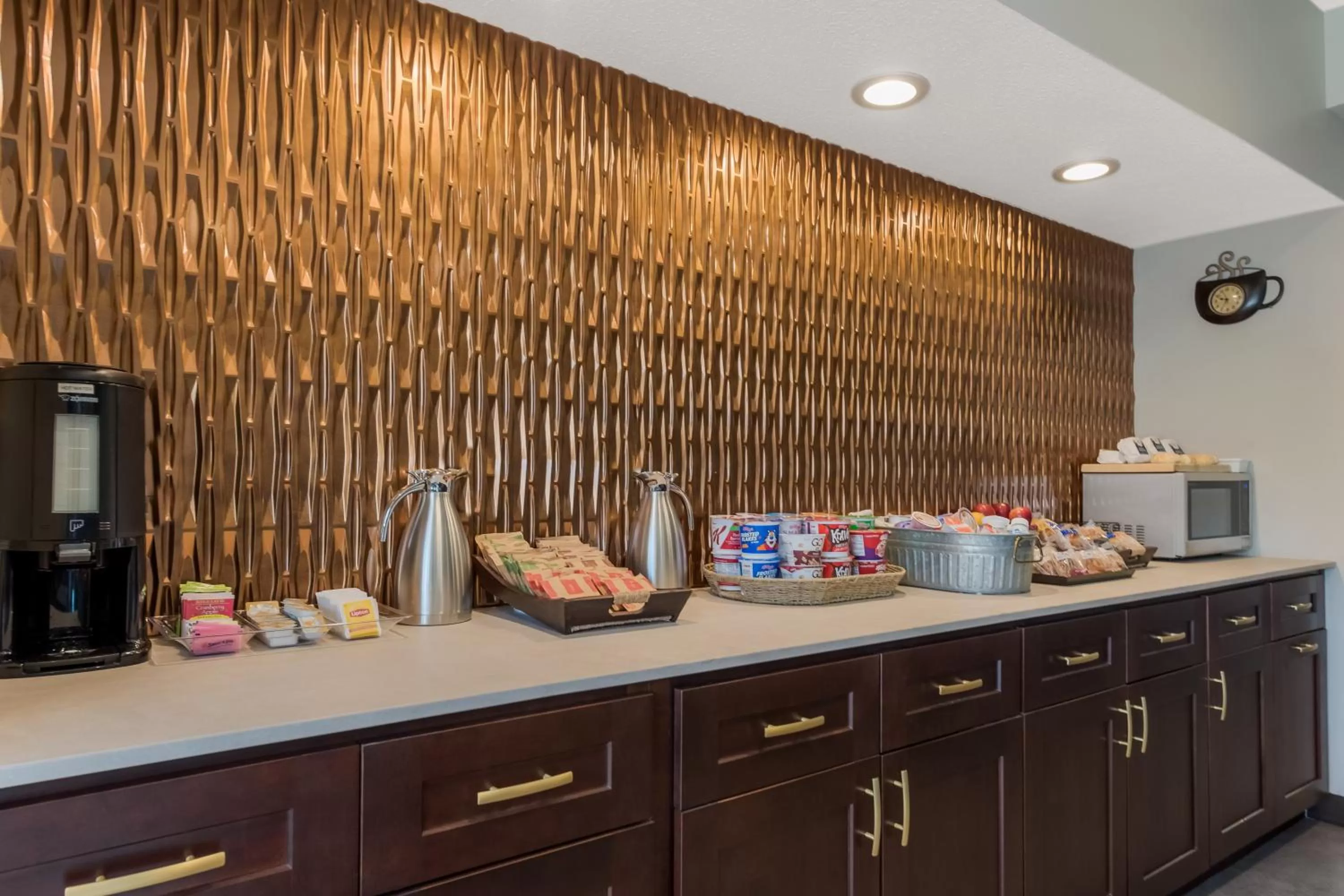 Breakfast in SureStay Plus Hotel by Best Western Highland Poughkeepsie