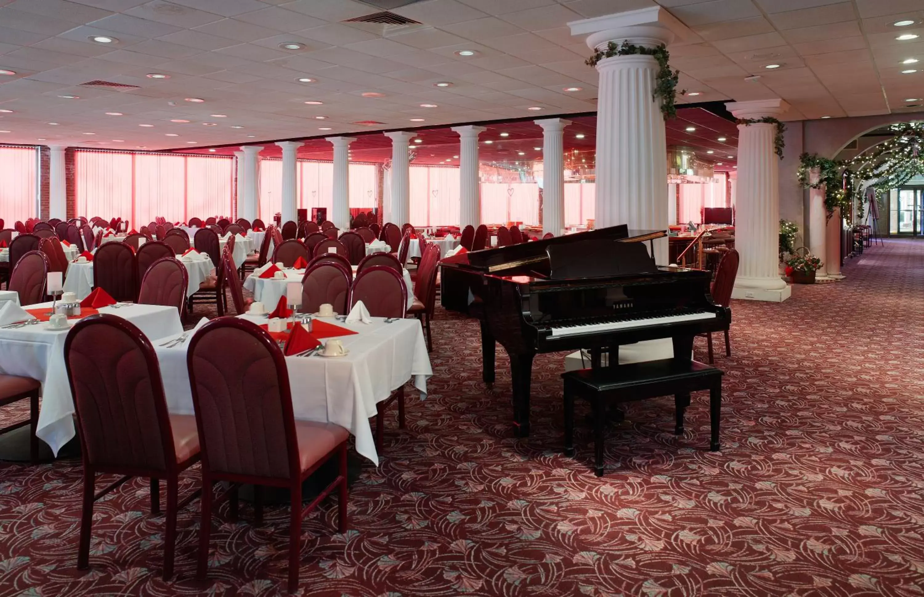 Banquet/Function facilities, Restaurant/Places to Eat in Cove Haven Resort