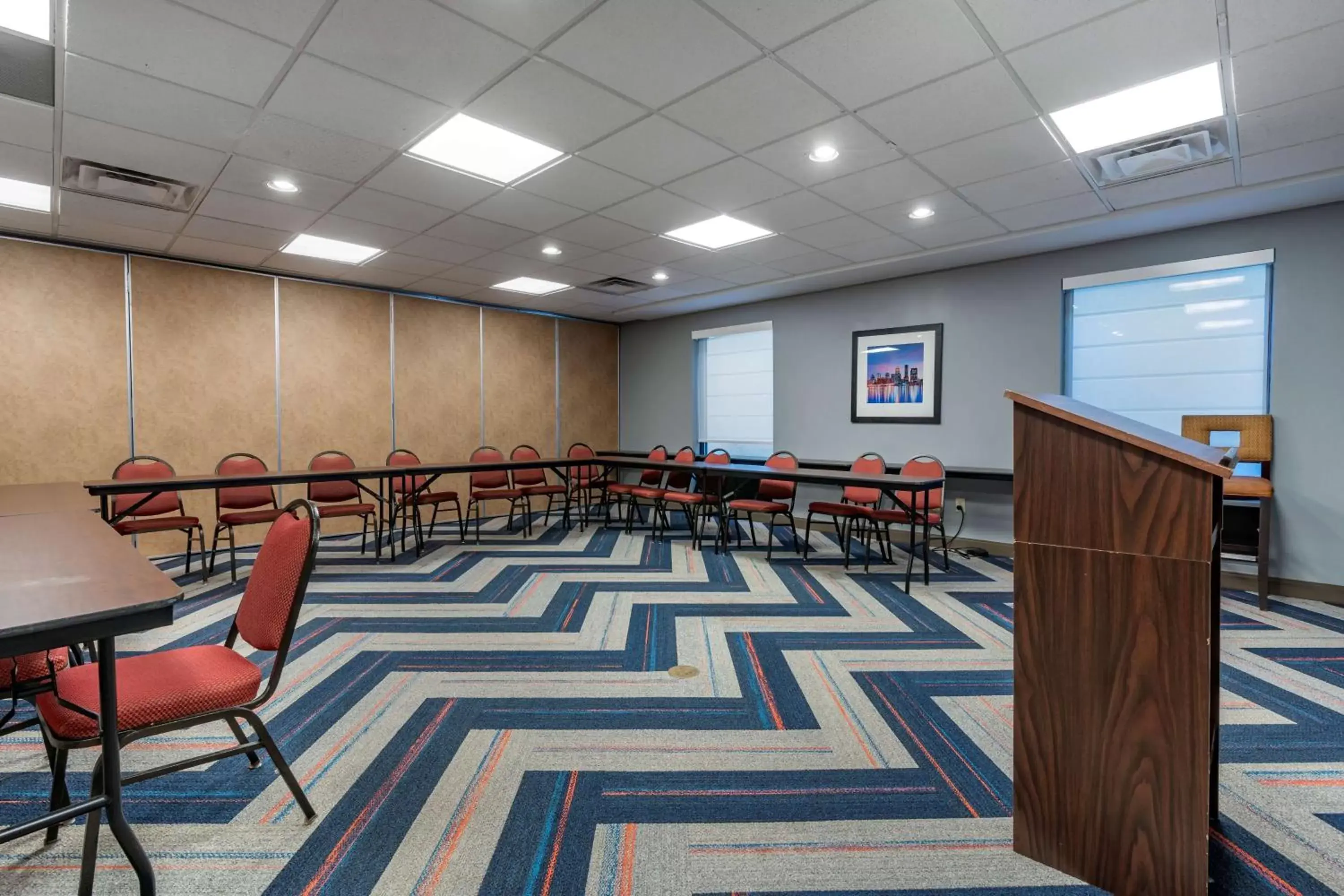 Meeting/conference room in Hampton Inn & Suites Louisville East