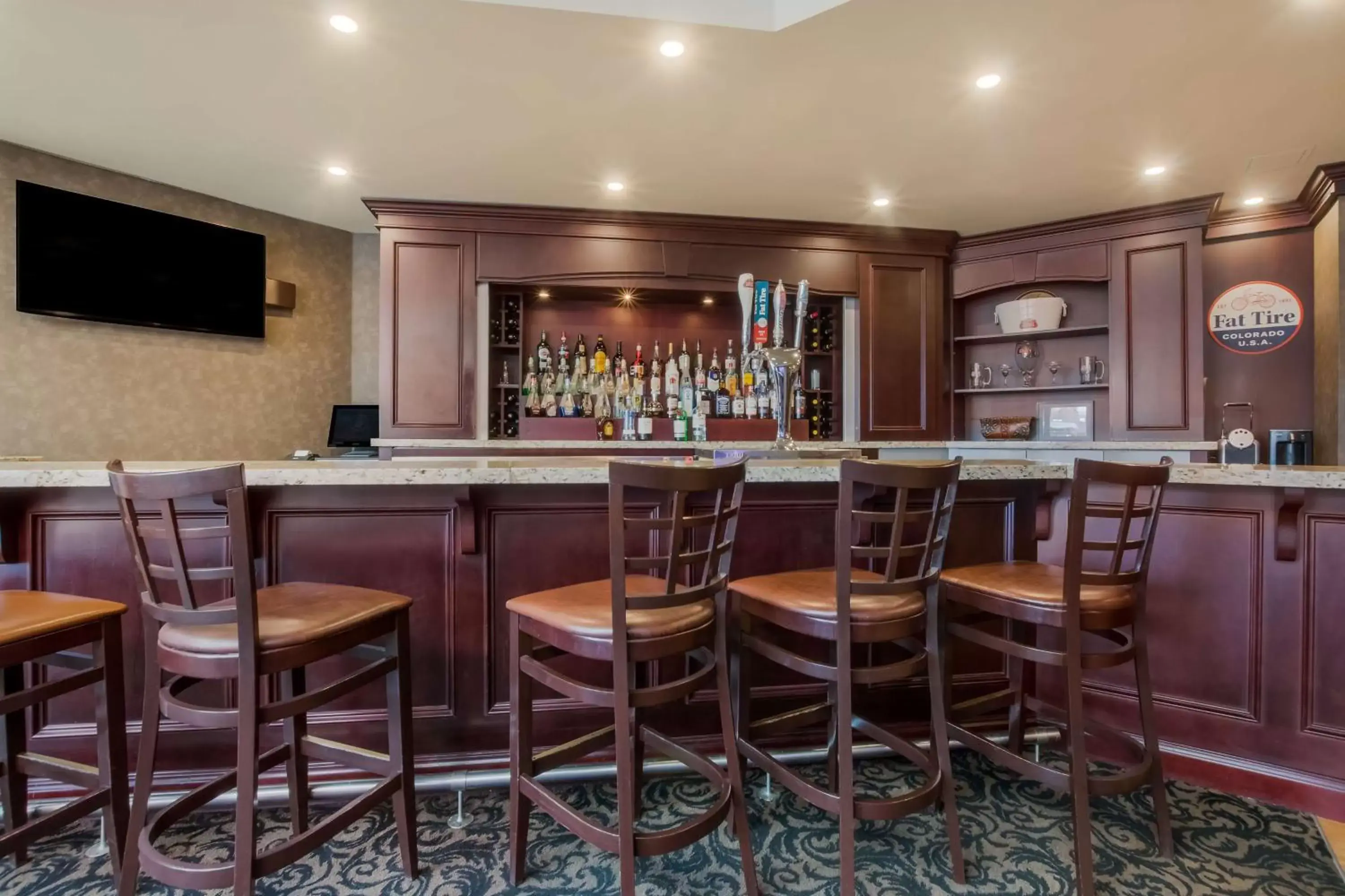 Lounge or bar in Best Western Brantford Hotel and Conference Centre Lounge or bar in Best Western Brantford Hotel and Conference Centre
