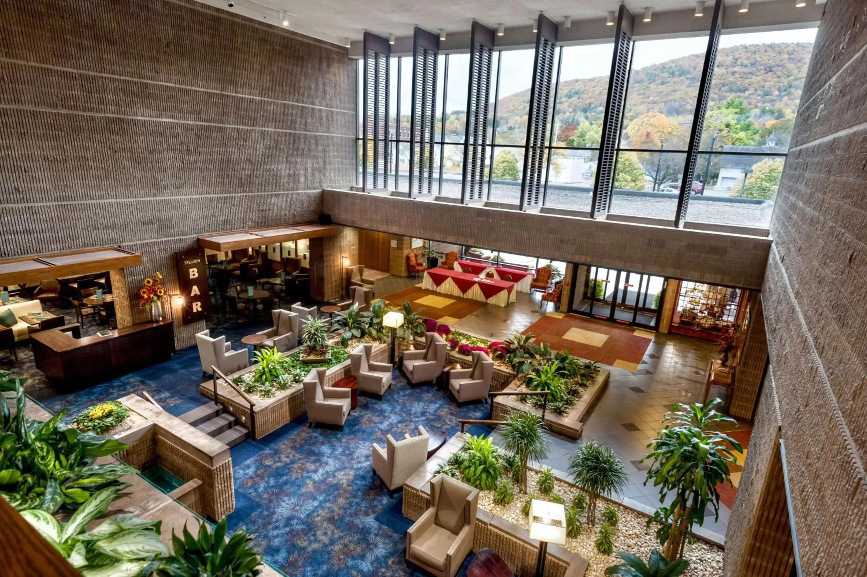 Lobby or reception, Restaurant/Places to Eat in Radisson Hotel Corning