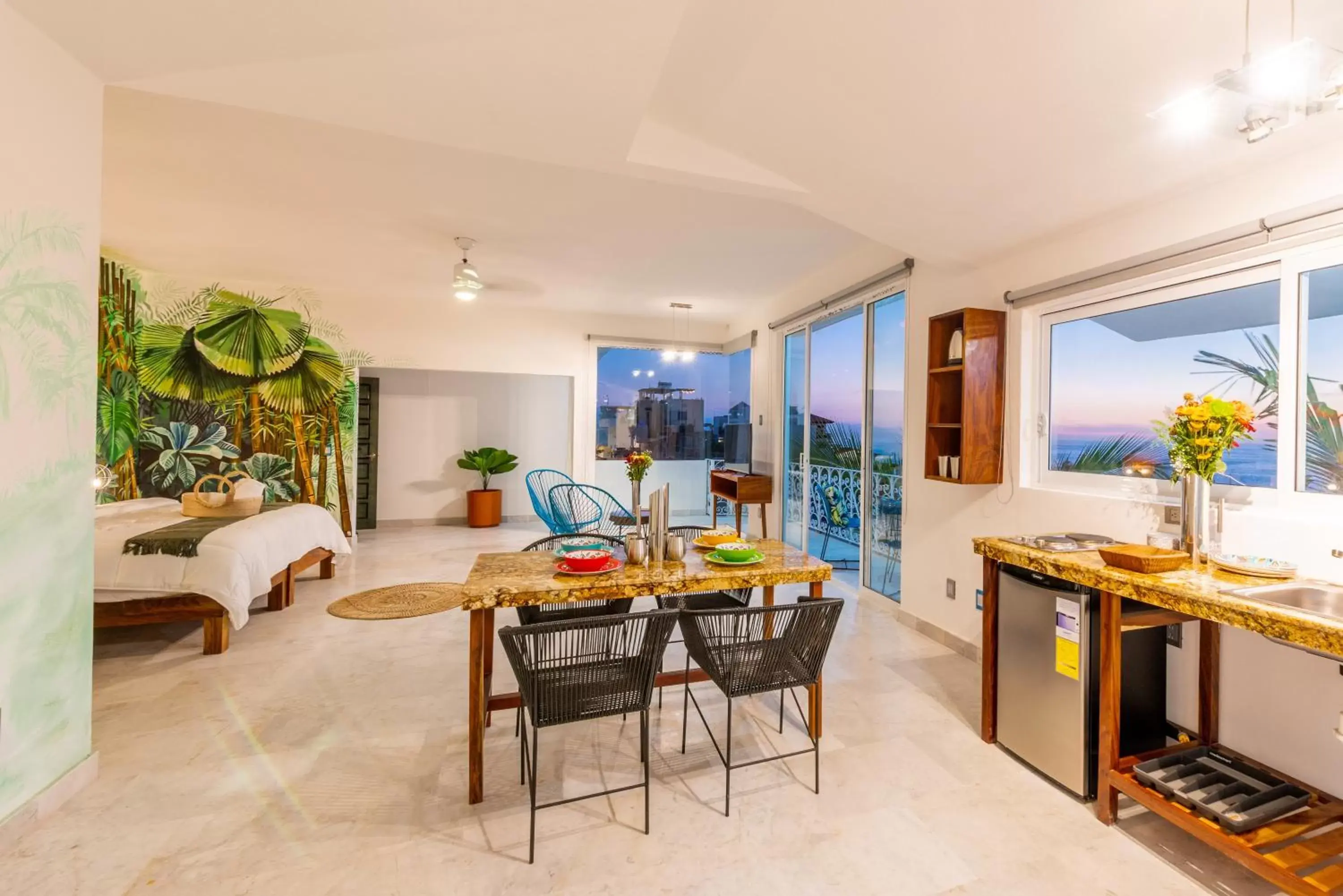 Dining area in La Casa Blanca