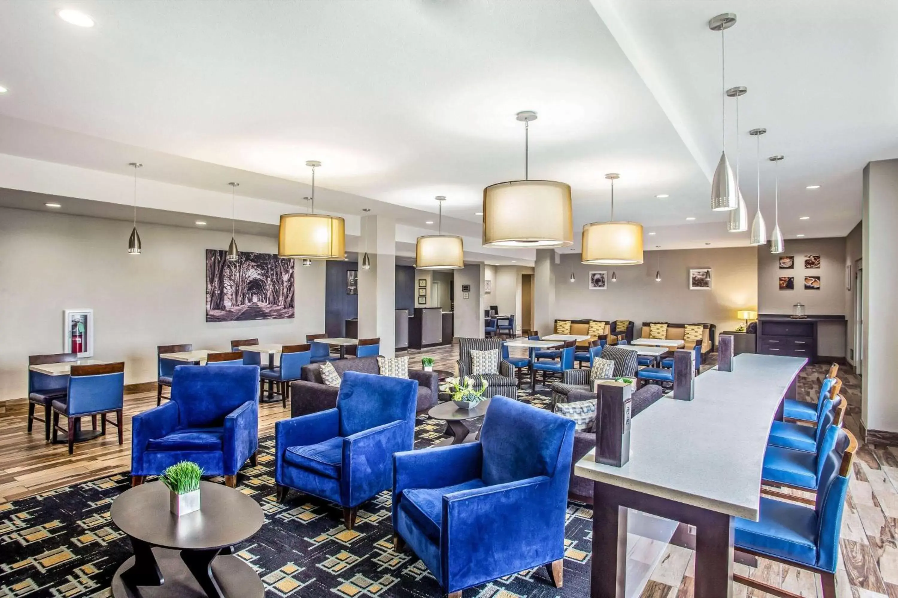 Lobby or reception, Lounge/Bar in La Quinta by Wyndham Karnes City - Kenedy