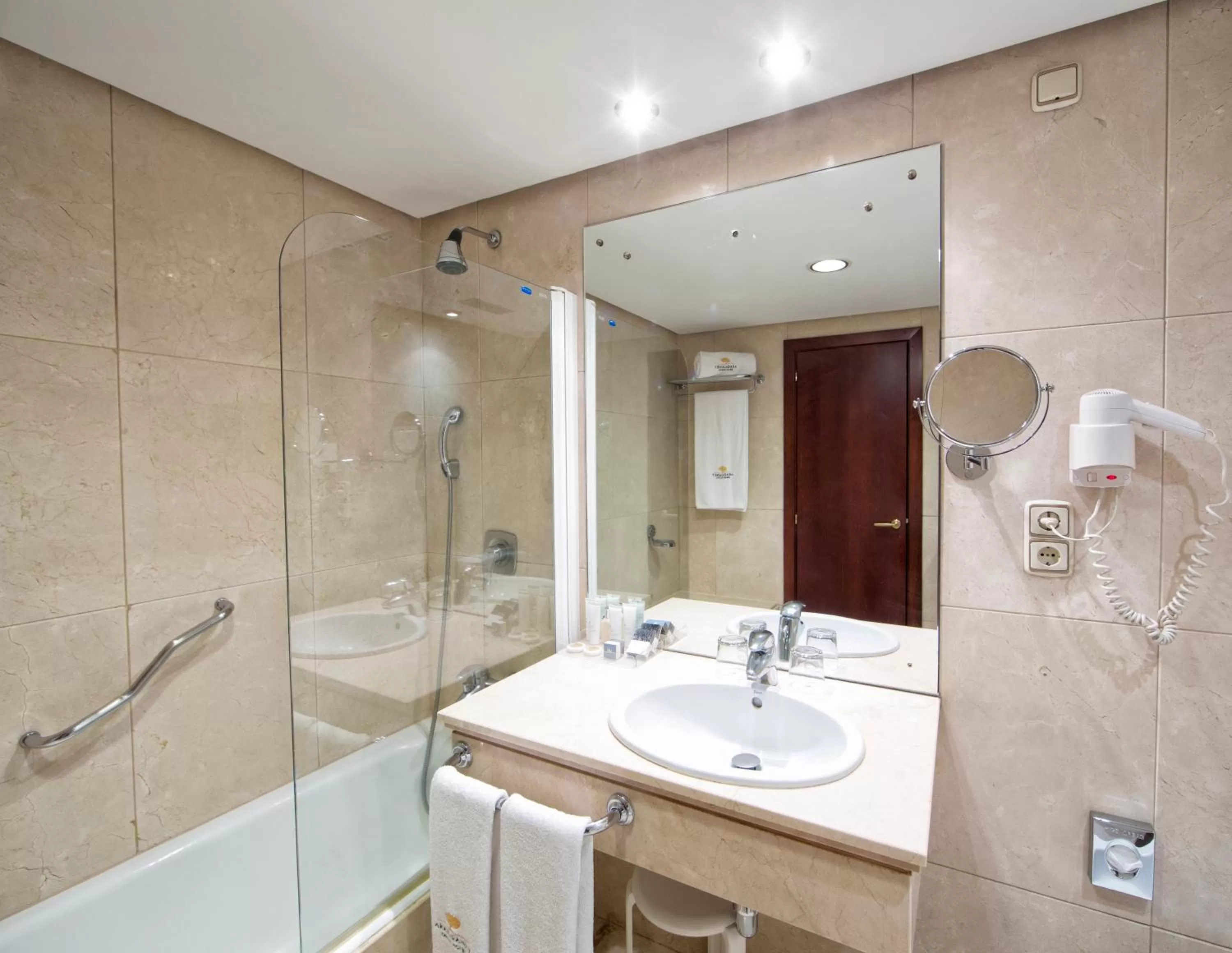 Bathroom in Eurostars Araguaney