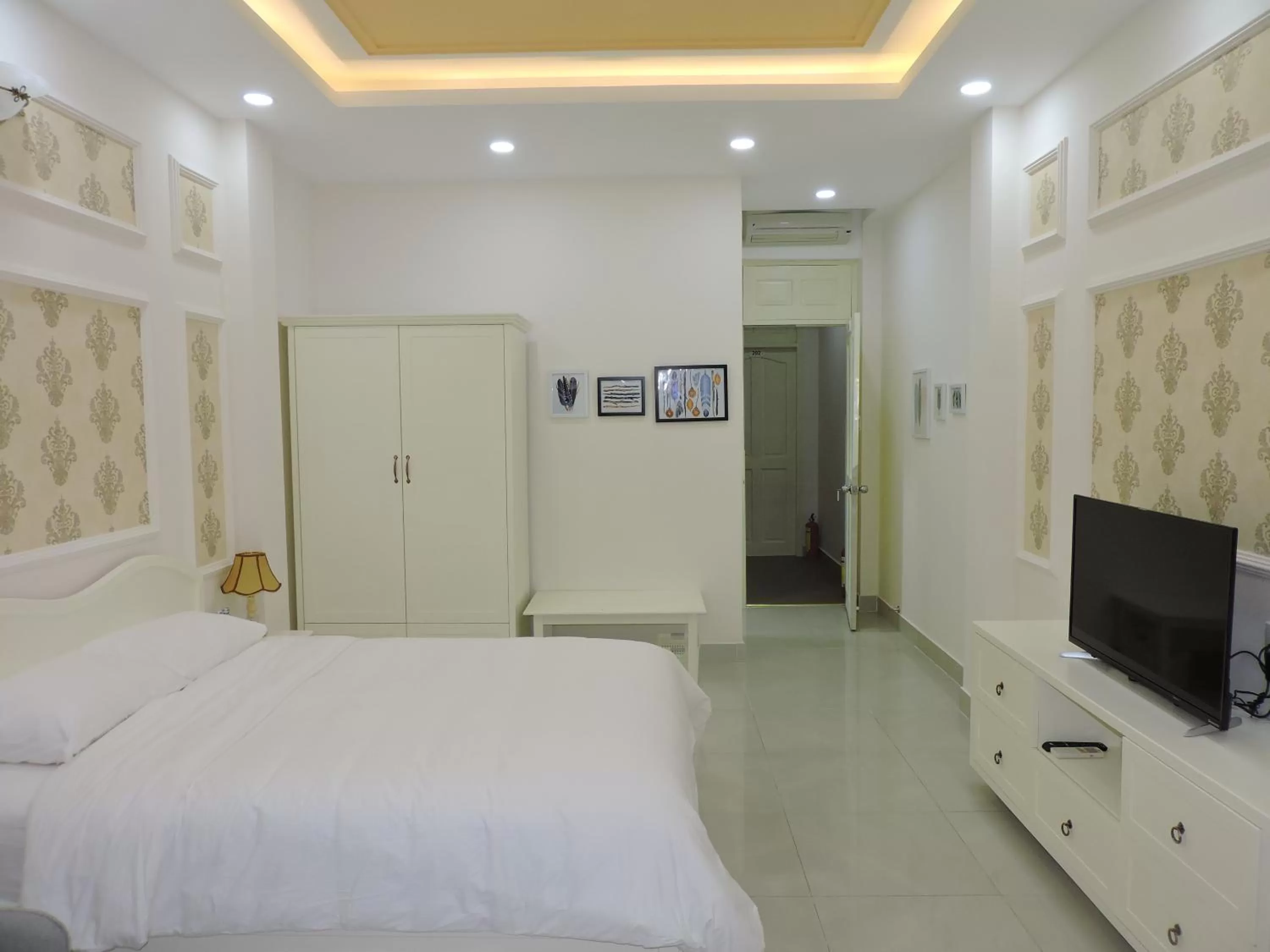 TV/Entertainment Center in CHEZ LOTUS VN