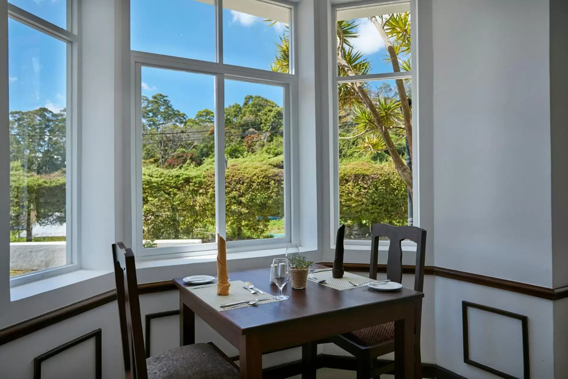 Restaurant/places to eat in Galway Heights Hotel Restaurant/places to eat in Galway Heights Hotel