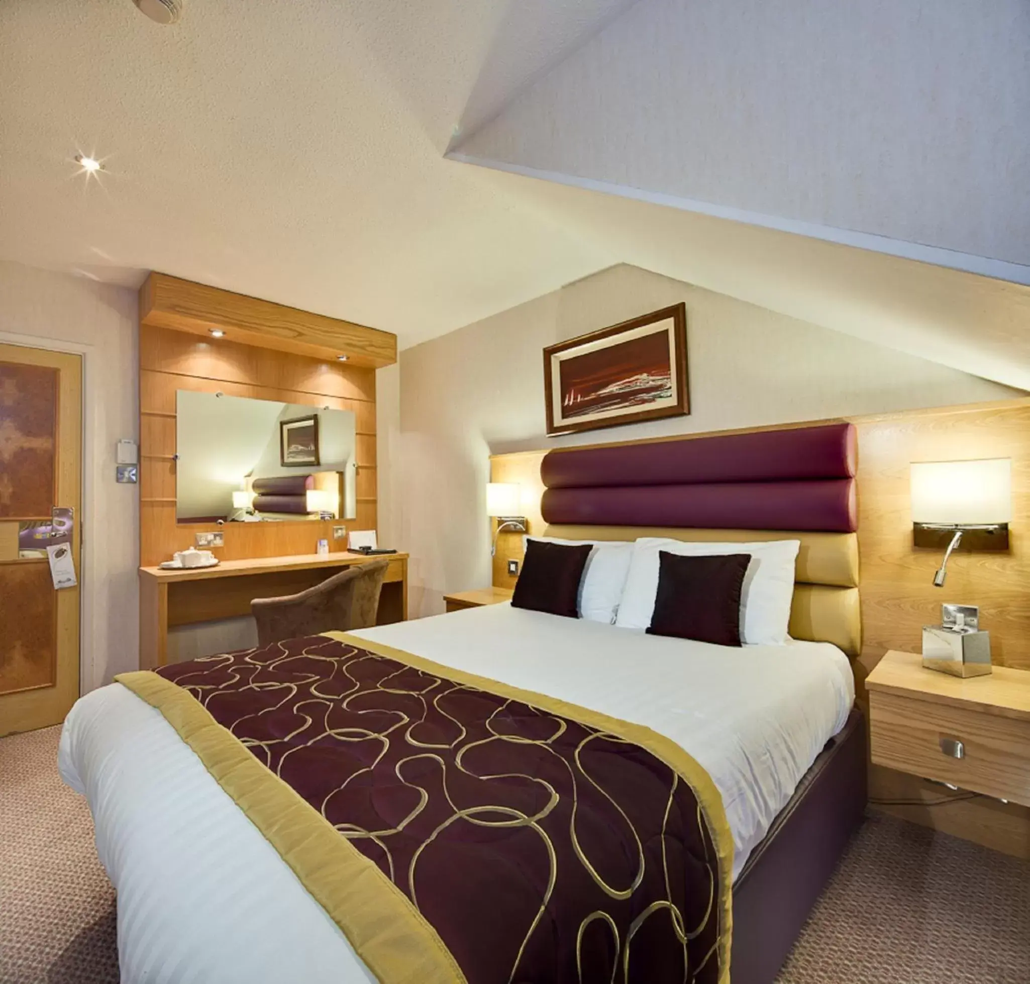 Bedroom, Bed in Abbey Hotel Golf & Spa