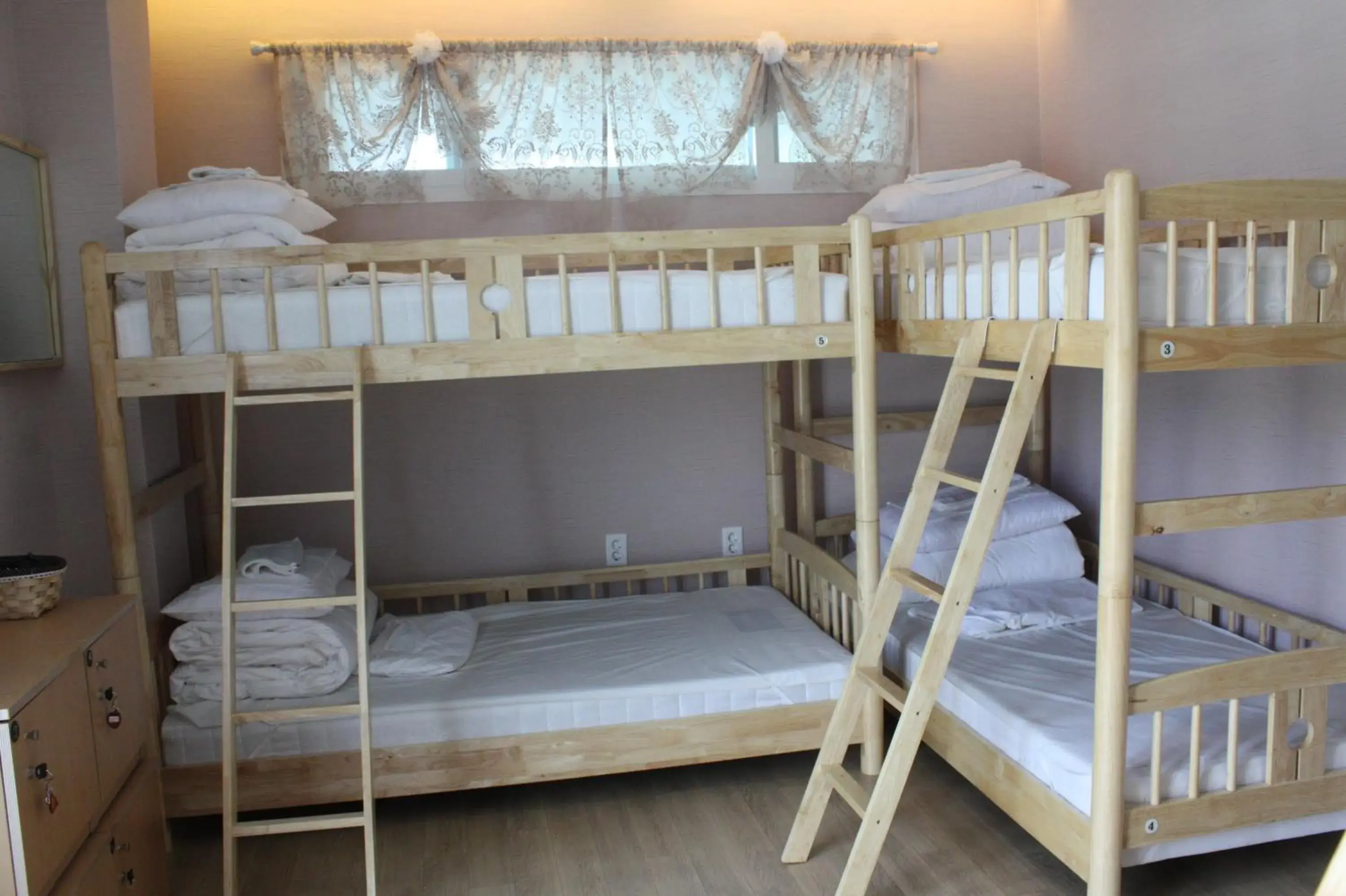 Shower, Bunk Bed in Andong Poong-gyung HOSTEL n LIBRARY