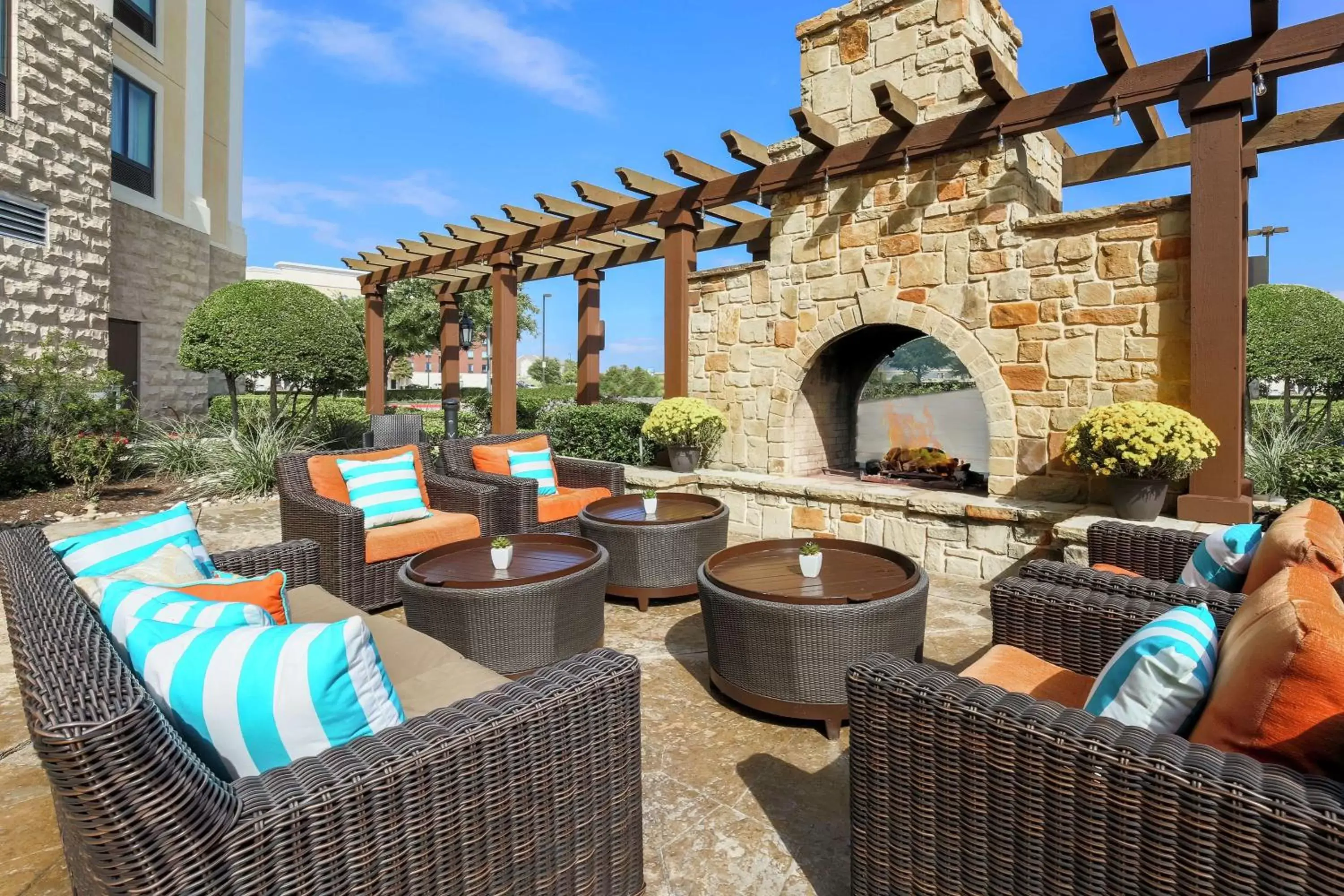 Inner courtyard view in Hilton Garden Inn Dallas Lewisville Inner courtyard view in Hilton Garden Inn Dallas Lewisville