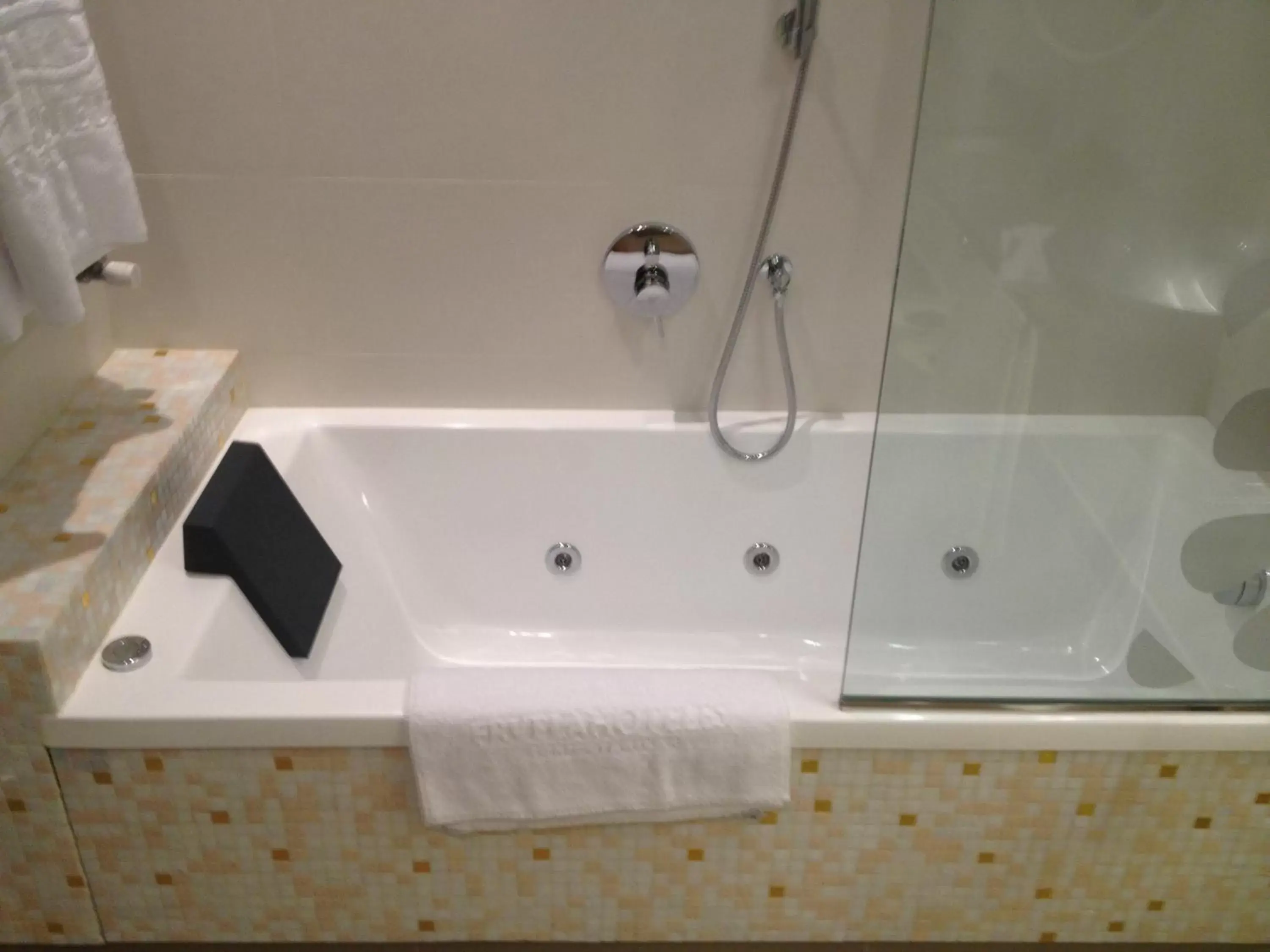 Bathroom in Hotel & Spa Princesa Munia