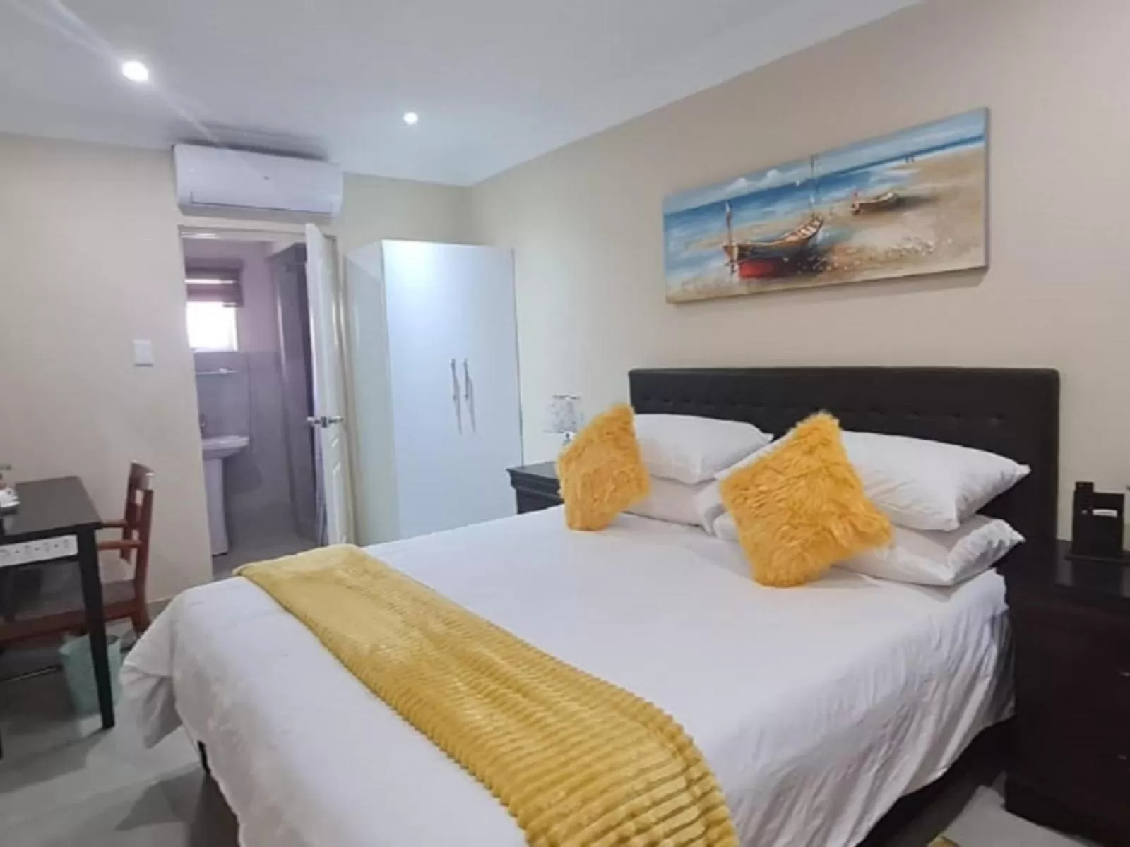 Bed in Benoni N12 Hotel