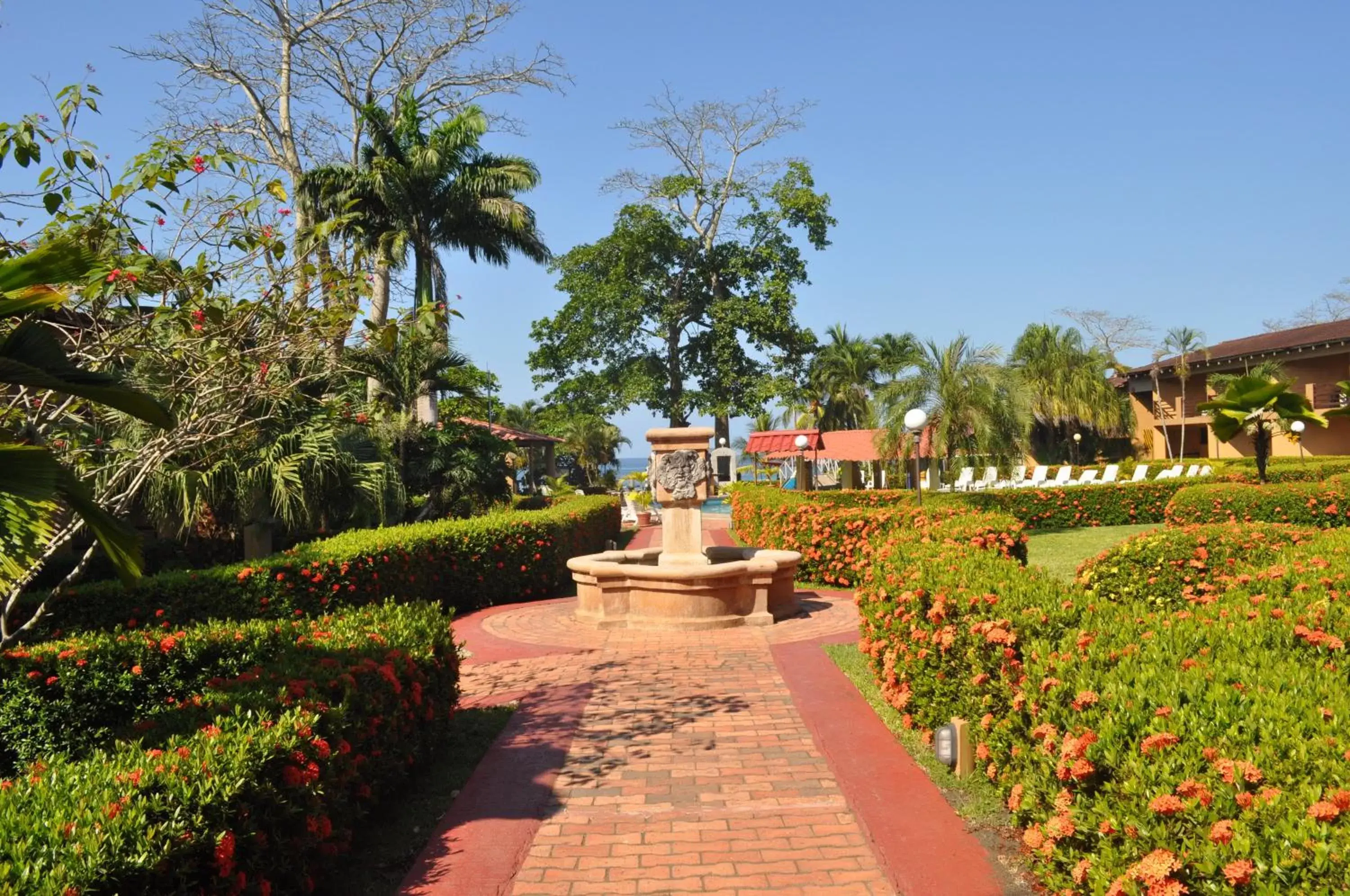 Facade/entrance, Garden in Hotel Terraza del Pacifico