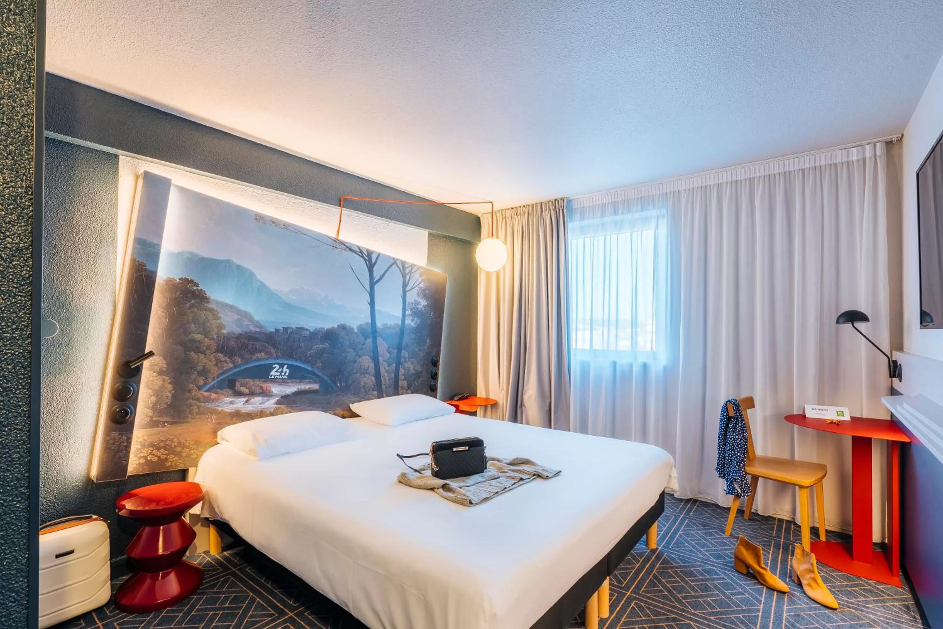 Night, Bed in ibis Styles Le Mans Gare Sud